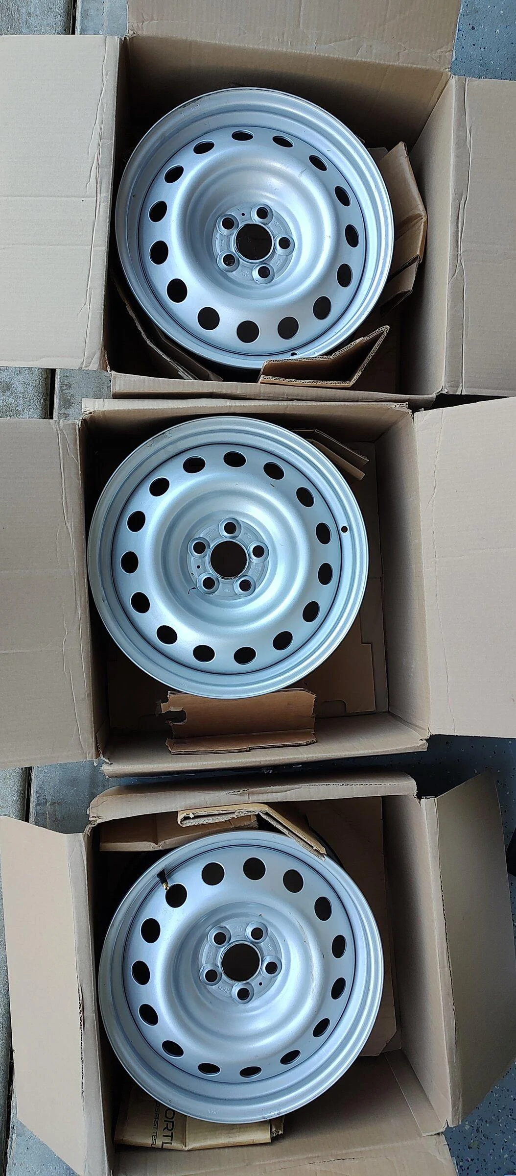 Ford Maverick For Sale: Steel wheels (3) IMG_20220416_173528279