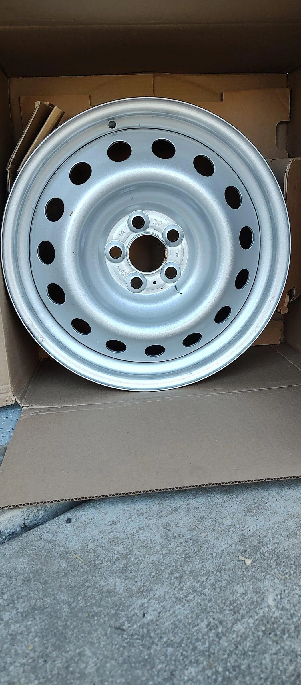 Ford Maverick For Sale: Steel wheels (3) IMG_20220416_173312596