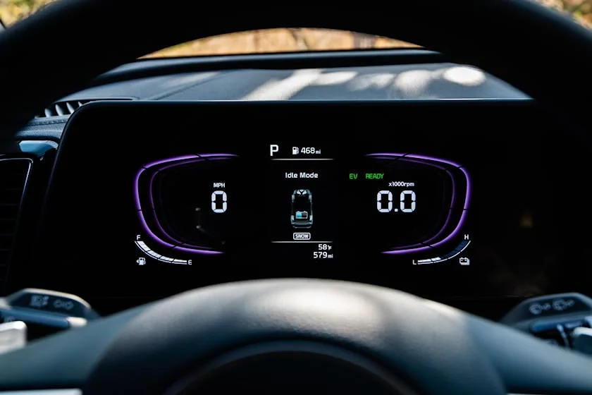 Ford Maverick The simple thing that Ford forgot 2023-kia-sportage-hybrid-instrument-cluster-carbuzz-954451