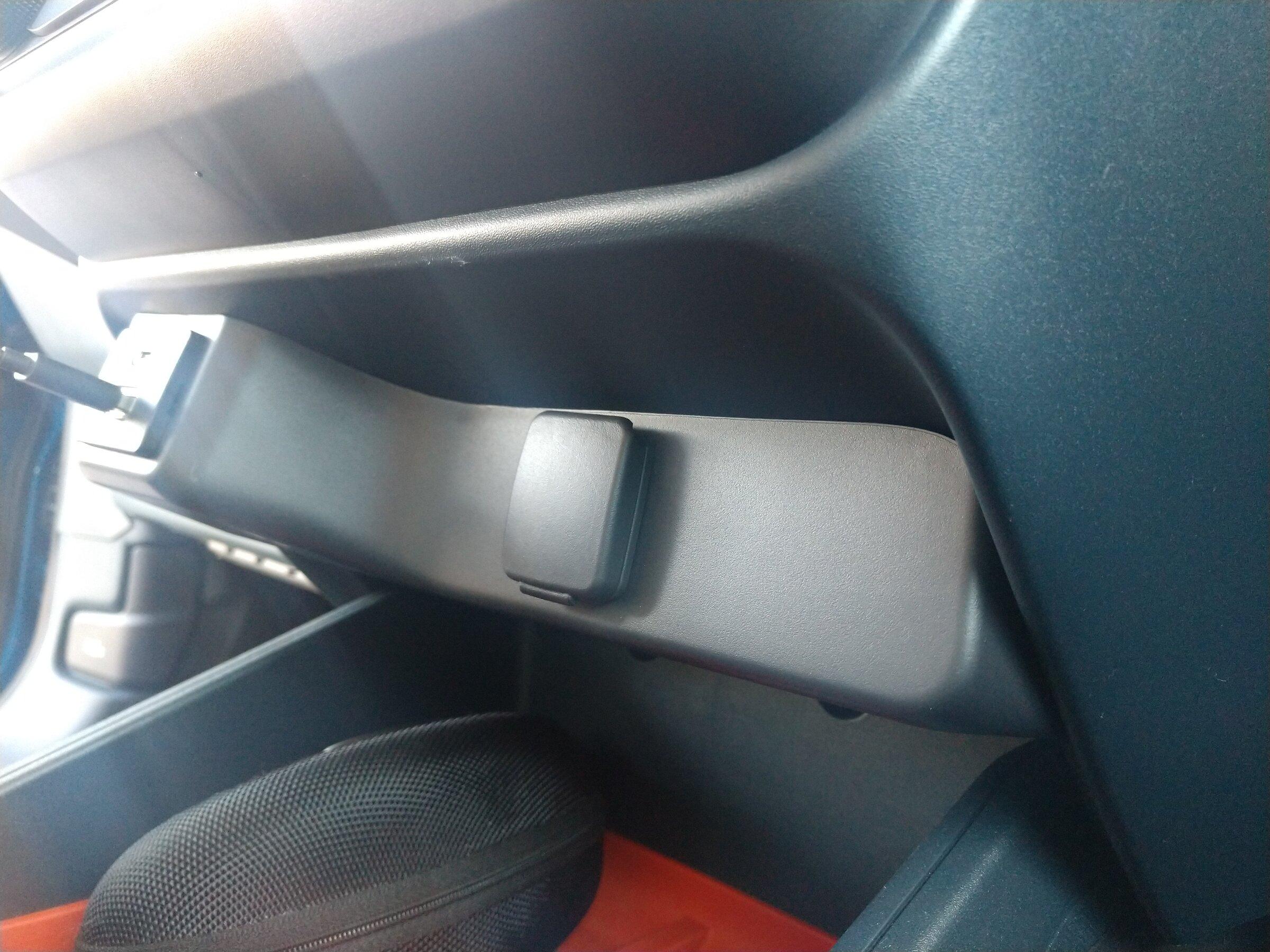 Ford Maverick 12 volt accessory outlet cover missing? IMG_20220419_082258359