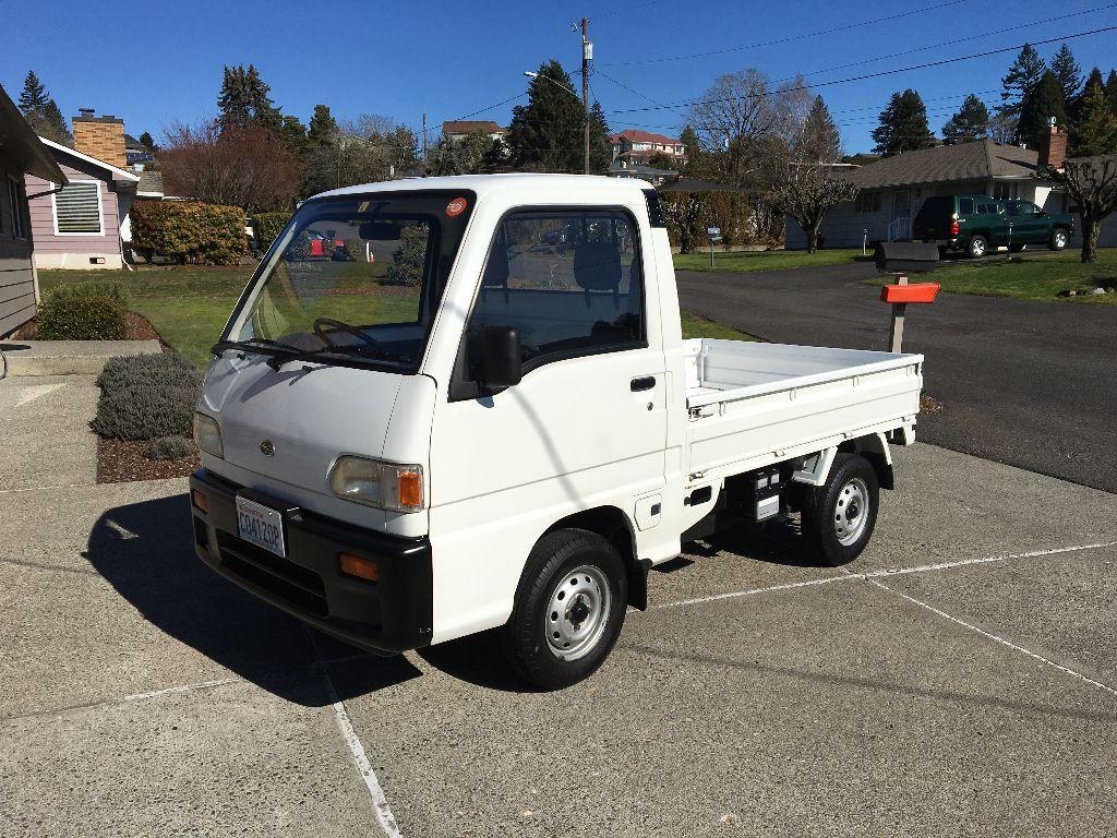 Ford Maverick Parked next to another interesting small truck today C17AA3EB-9E27-4AA5-99BB-5E5882FE03AB