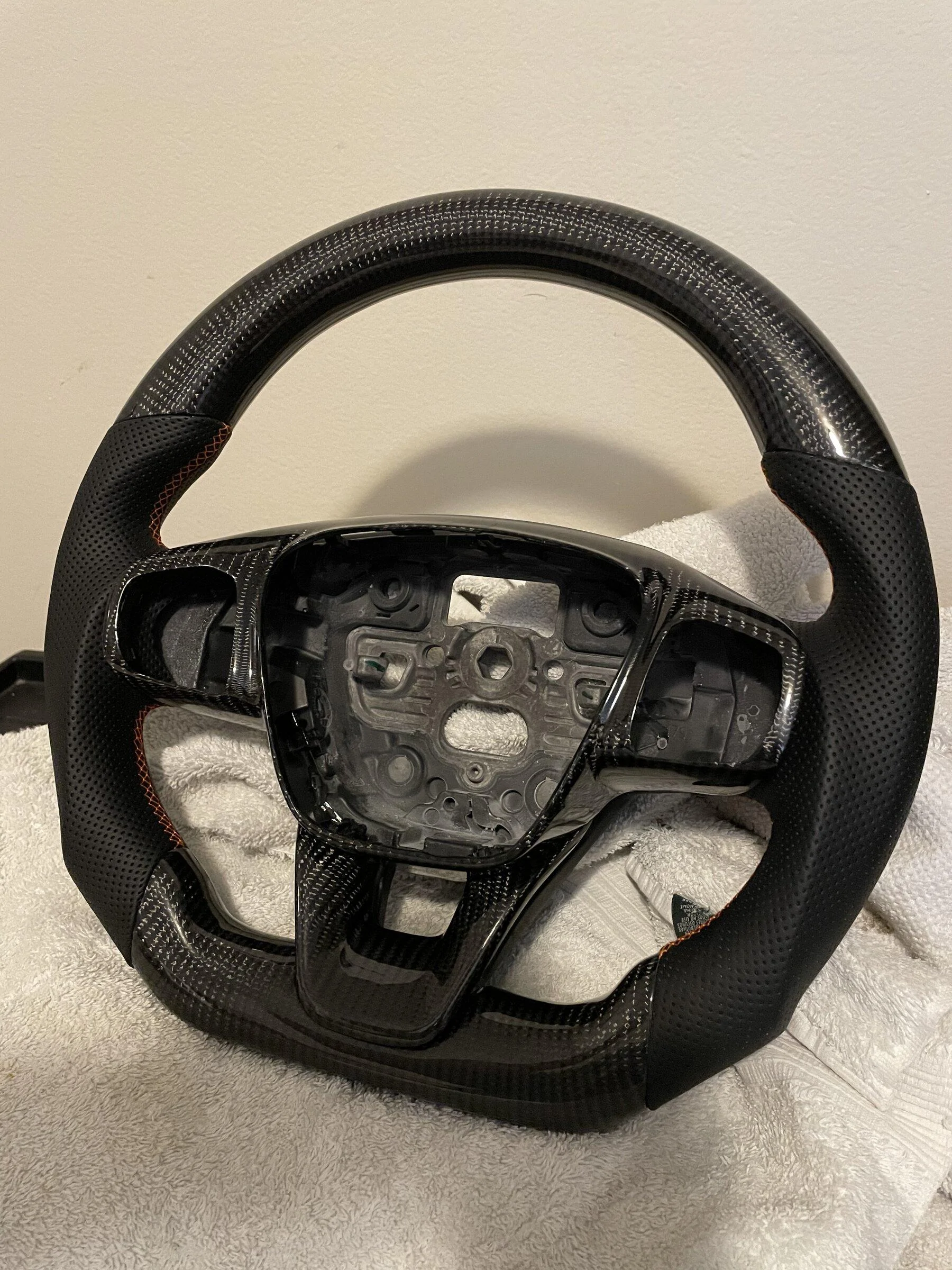 Ford Maverick Custom flat bottom carbon fiber steering wheel 550 627BB5E0-15EF-4956-A372-93EA2BBD0564
