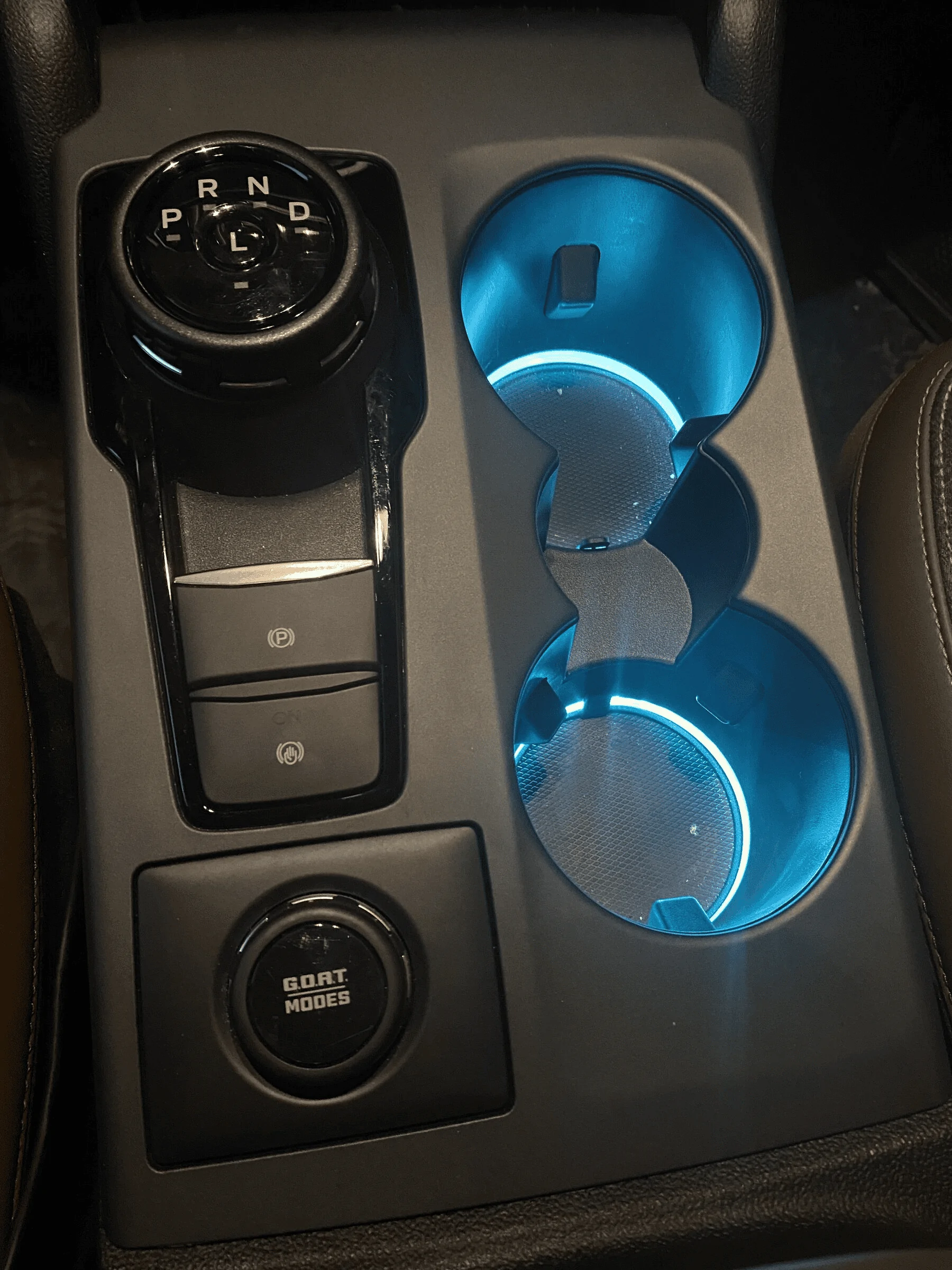 Ford Maverick Ambient cup holder lighting? 1650550433228