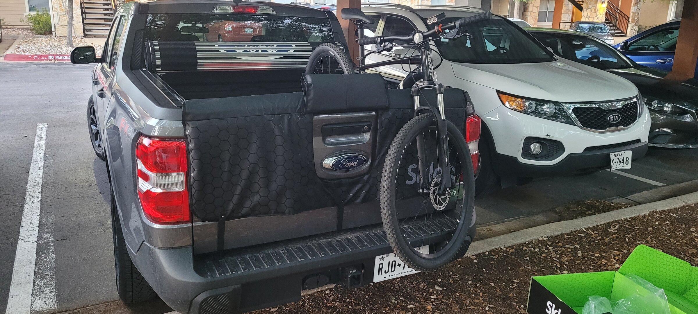 Ford Maverick GREAT TAILGATE COVER BIKE RACK W/ ATTACHED PADLOCK 20220426_200926