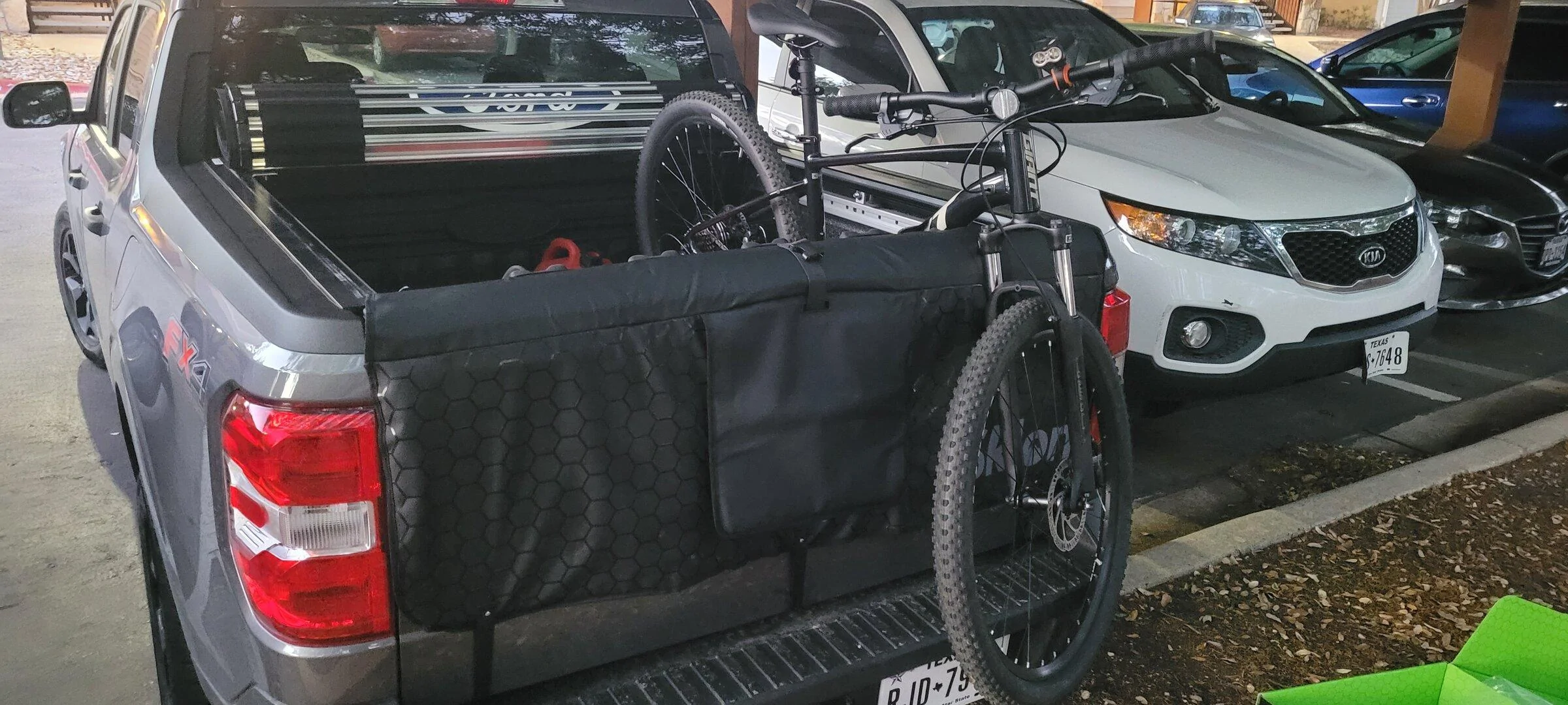 Ford Maverick GREAT TAILGATE COVER BIKE RACK W/ ATTACHED PADLOCK 20220426_201639