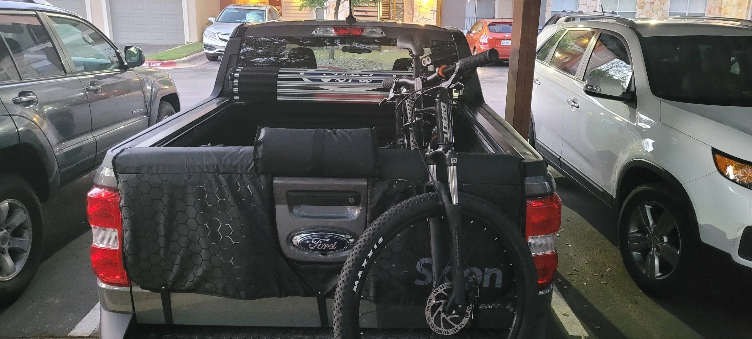 Ford Maverick GREAT TAILGATE COVER BIKE RACK W/ ATTACHED PADLOCK 20220426_201727