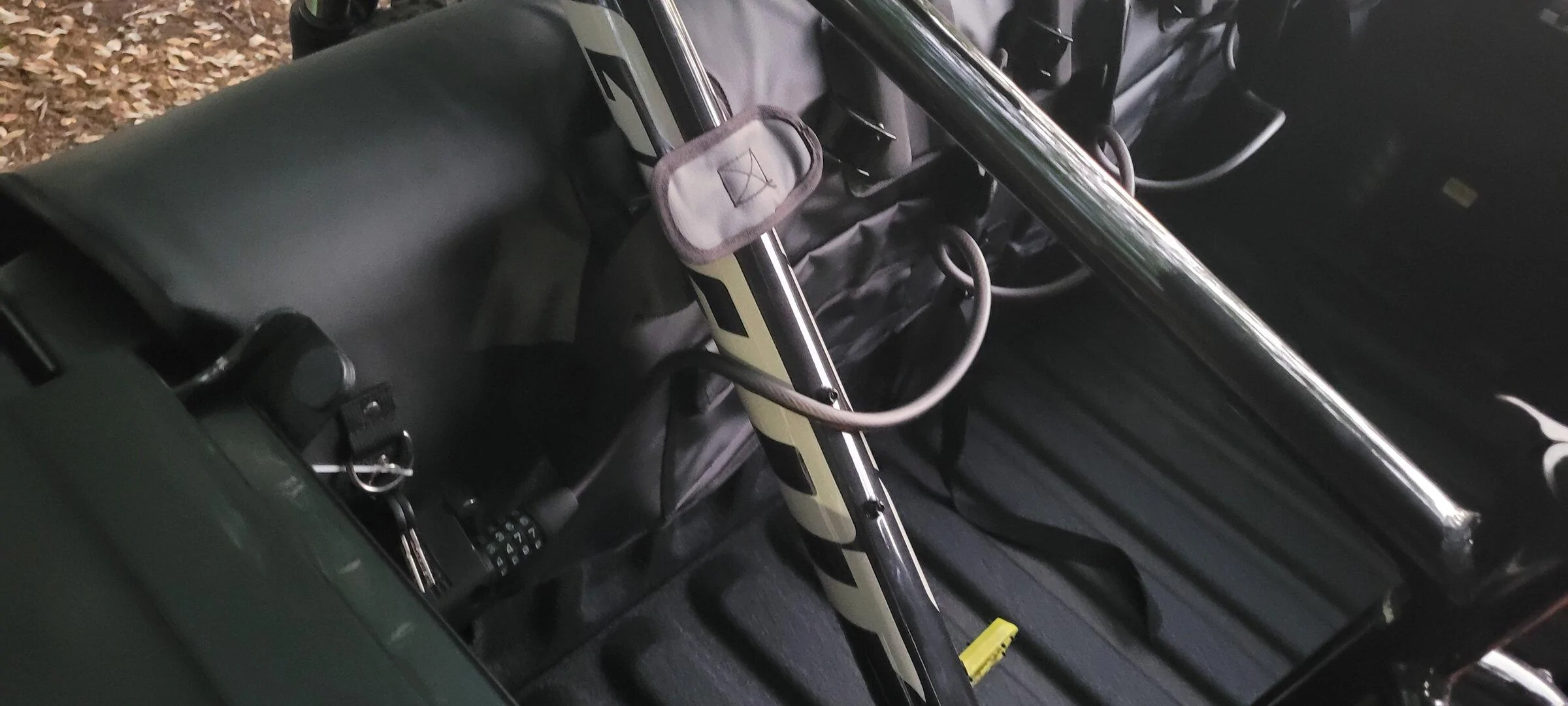 Ford Maverick GREAT TAILGATE COVER BIKE RACK W/ ATTACHED PADLOCK 20220426_201813