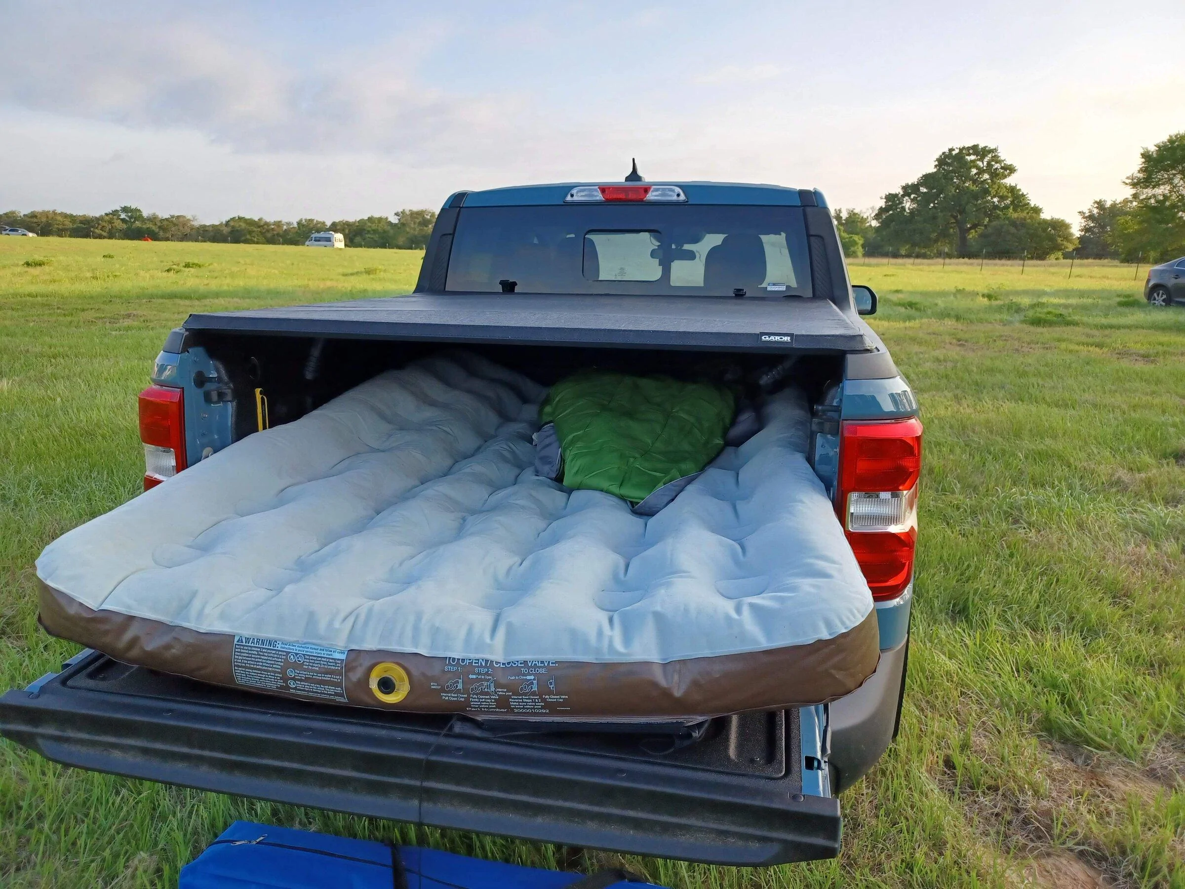 Ford Maverick Tossed a queen sized air mattress in the bed 20220430_074900_053544