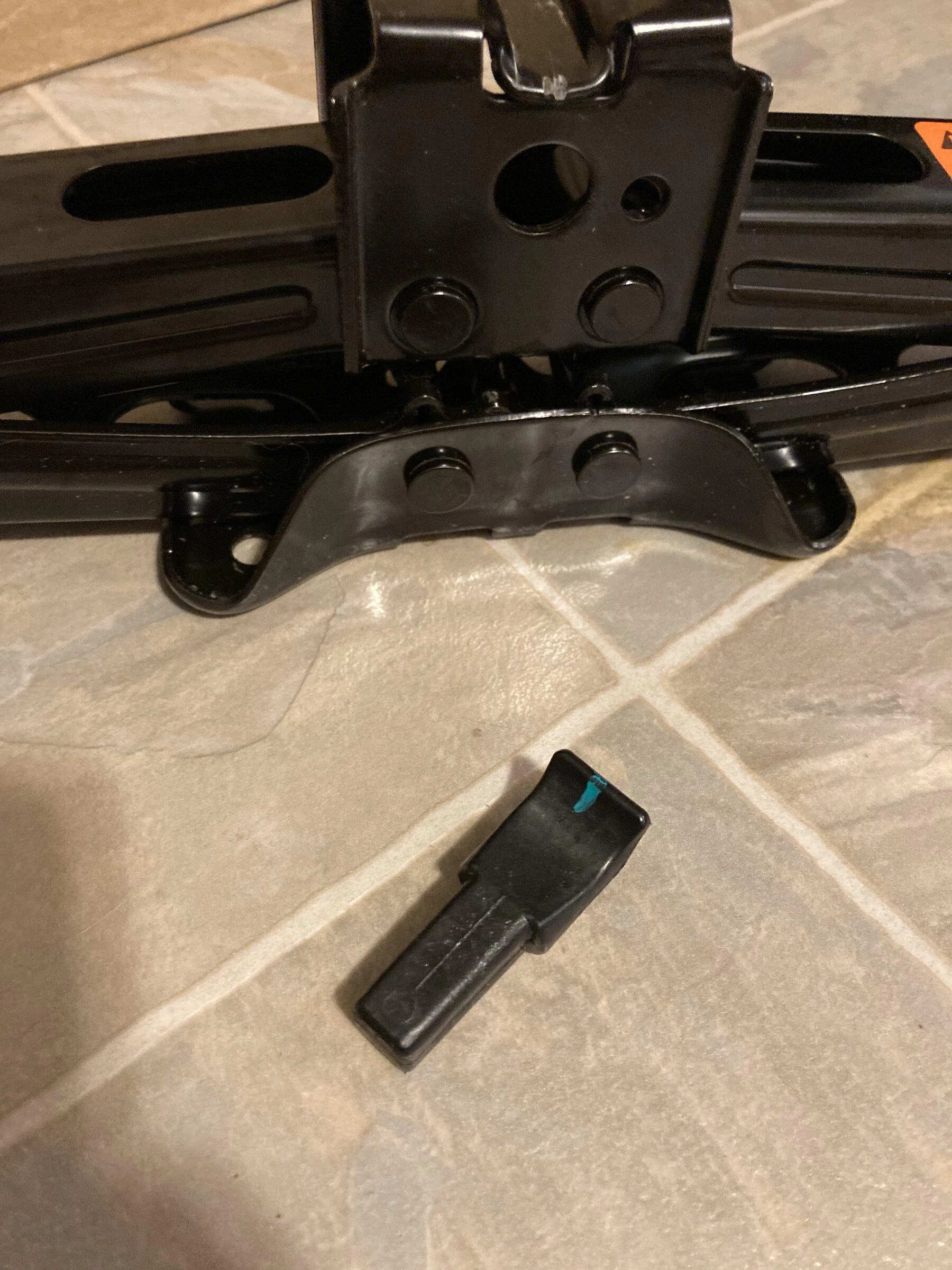 Ford Maverick What is this thing in the jack kit? 648C1160-1788-4241-9E33-16B8BDEA02D4
