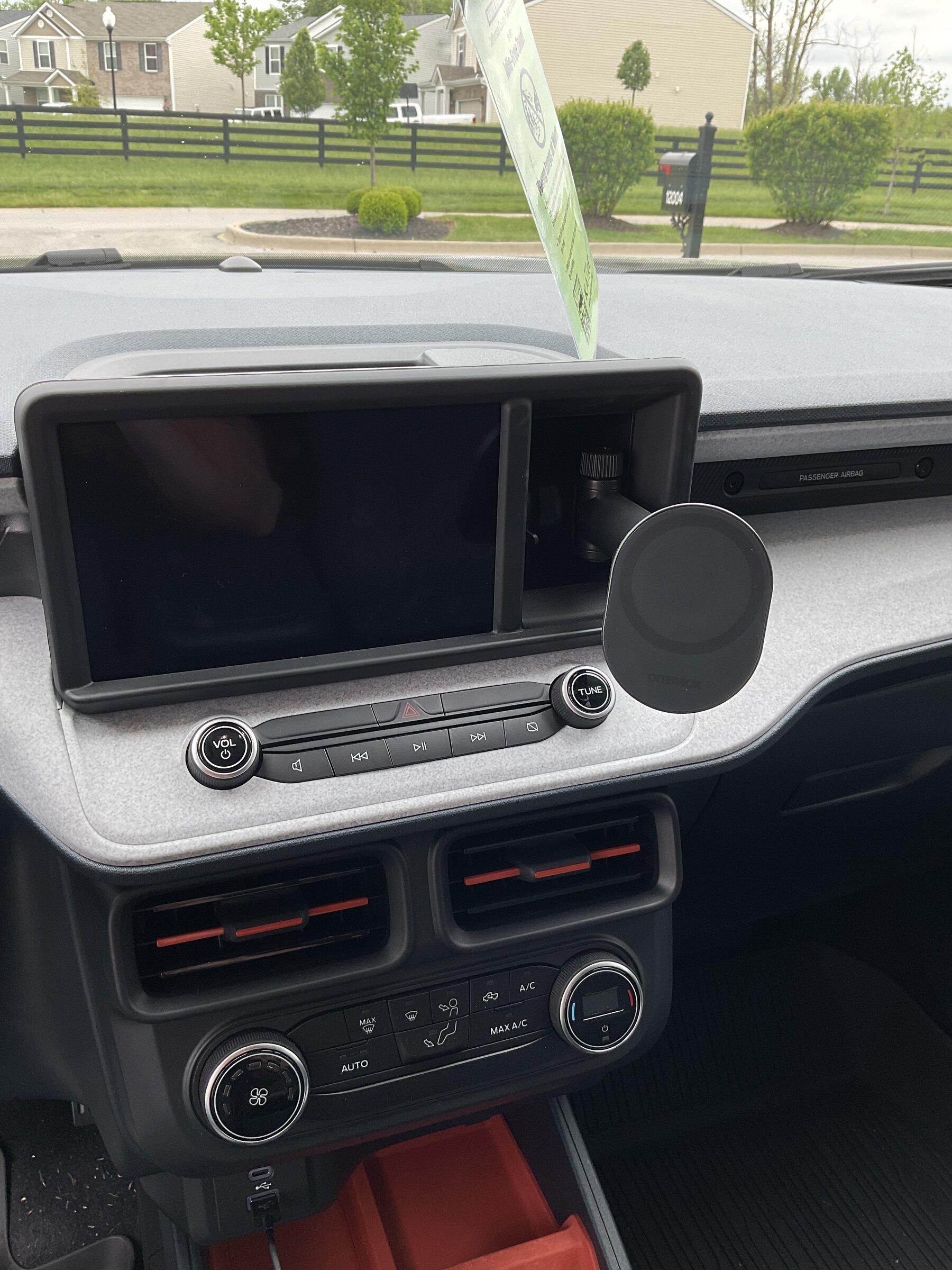 Ford Maverick That awkward cubbie next to the infotainment screen 3E6C89DE-97D4-41C6-90A3-DAD89E16370D