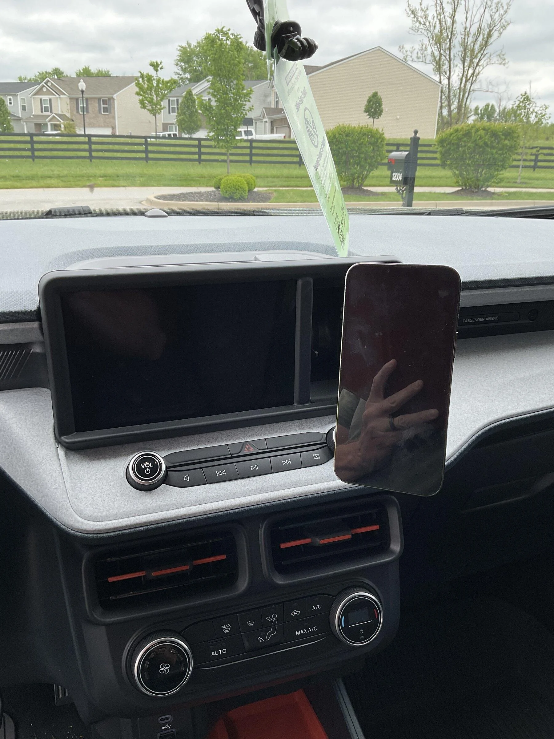 Ford Maverick That awkward cubbie next to the infotainment screen B902429E-1552-4FCE-9602-323825341919
