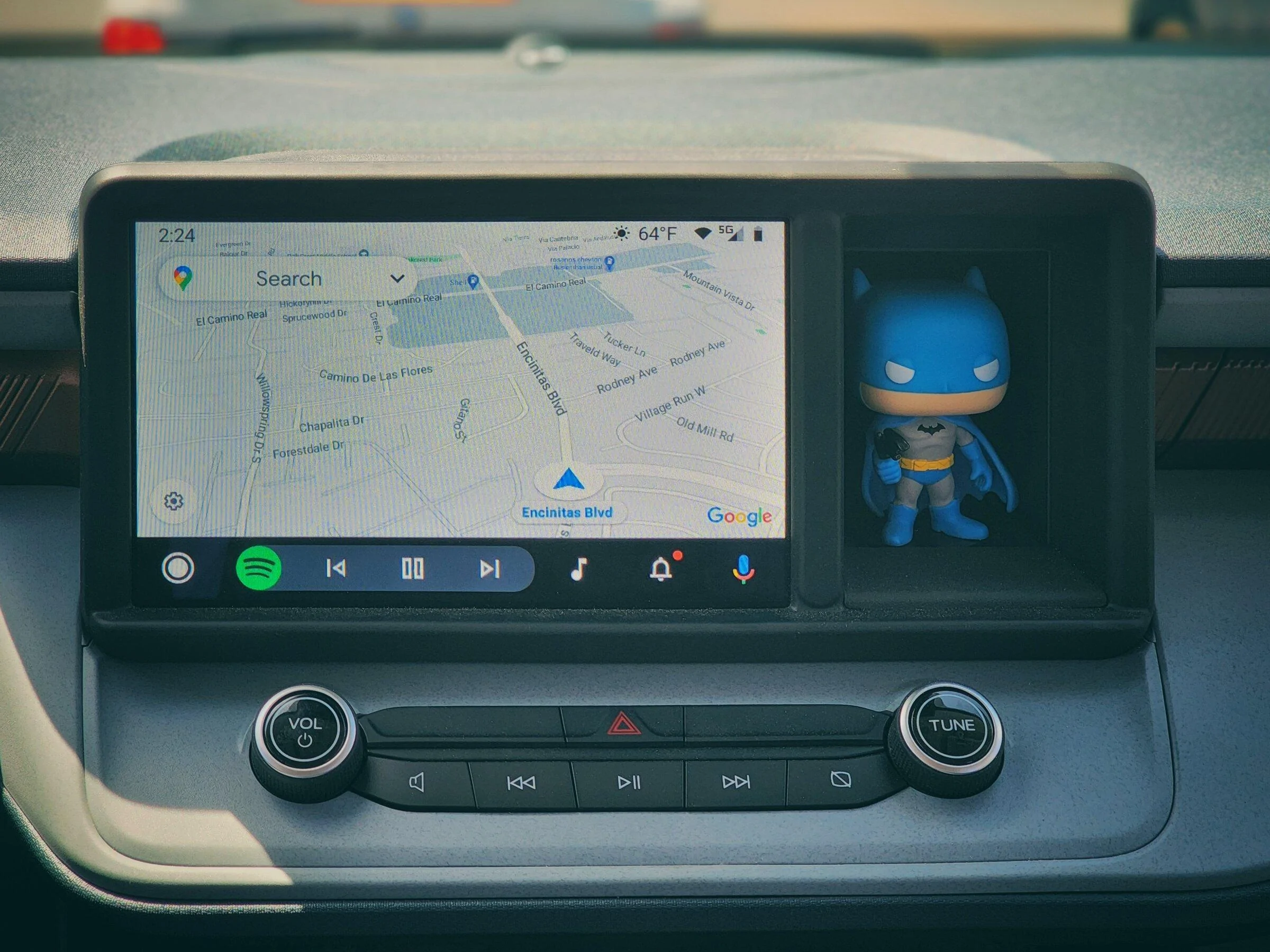 Ford Maverick That awkward cubbie next to the infotainment screen 20220504_142428-01