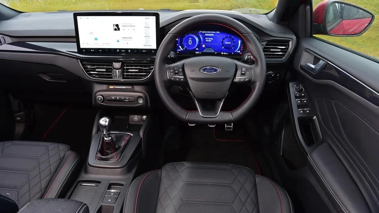 Ford Maverick BETTER COMPUTER SCREEN IN THE MAVERICK Ford Focus facelift 2022 UK-16