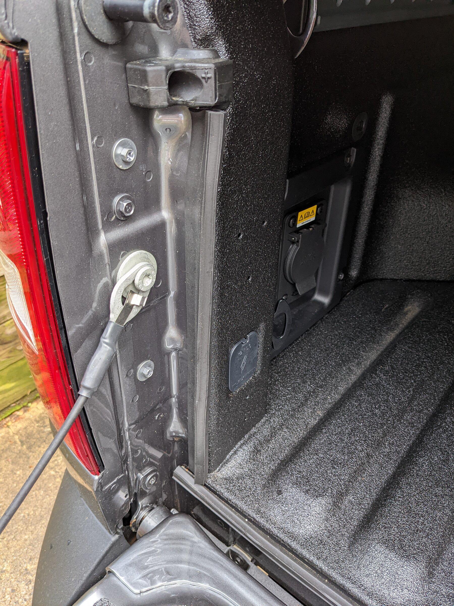 Ford Maverick Gator sfx installation question PXL_20220506_223831010
