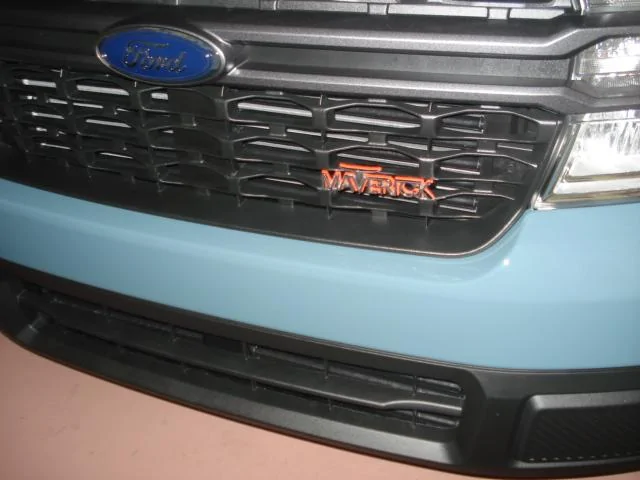 Ford Maverick Grill Emblem/Tailgate Letters DSC01711