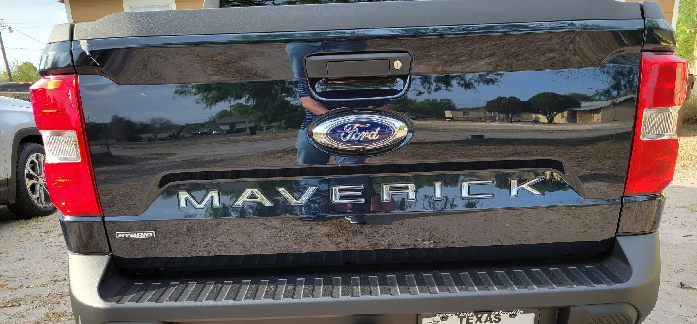 Ford Maverick Lettering on the Maverick stamp on the tailgate 20220502_181622~2