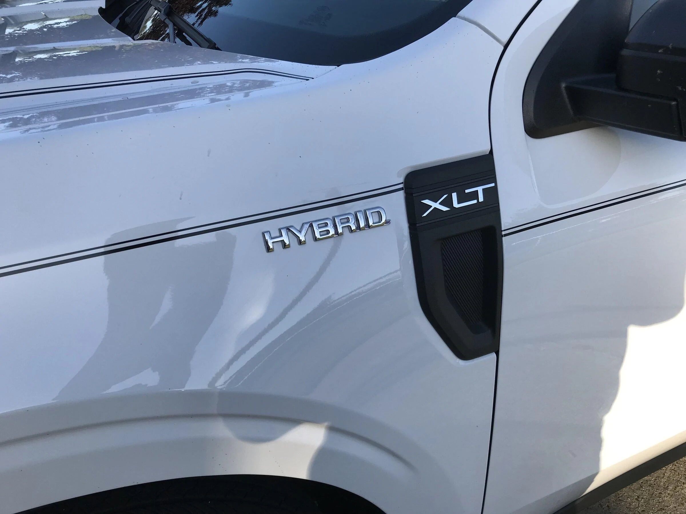 Ford Maverick Ways to identify Hybrid vs EcoBoost with tailgate badges removed? IMG_8190