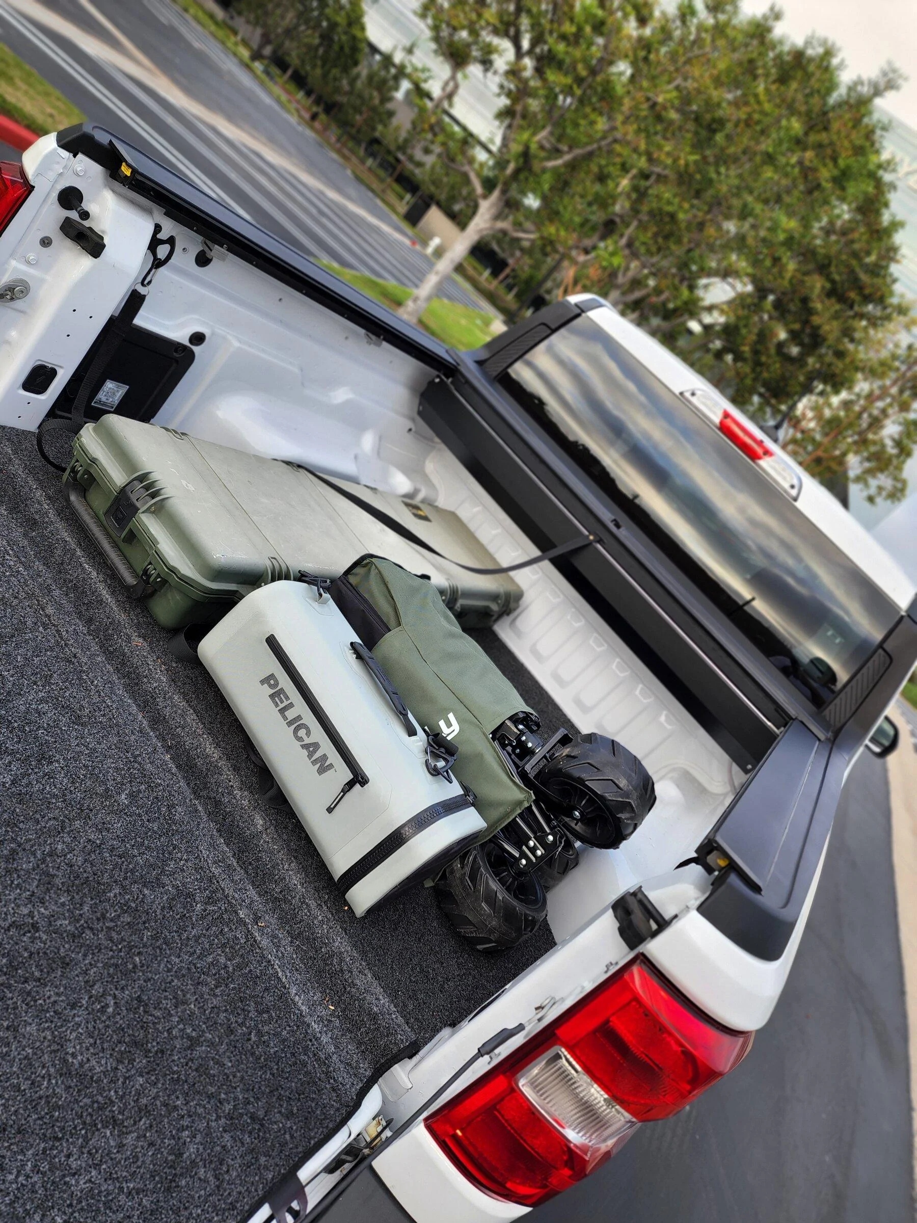 Ford Maverick Pelican "rifle" case fits in the bed 20220507_183631