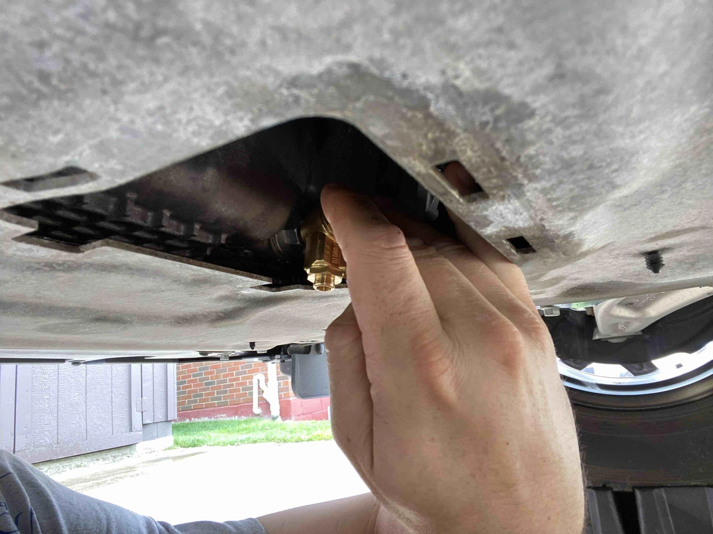 Ford Maverick Fumoto drain plug IMG_0664
