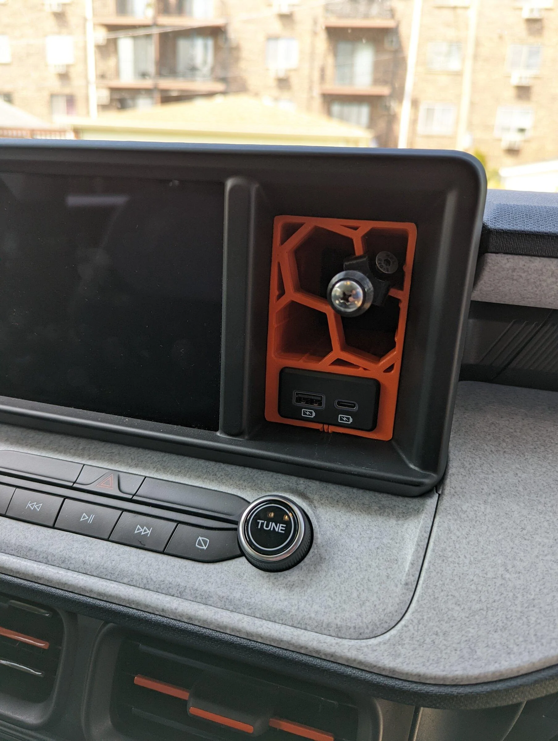 Ford Maverick That awkward cubbie next to the infotainment screen PXL_20220509_191548327