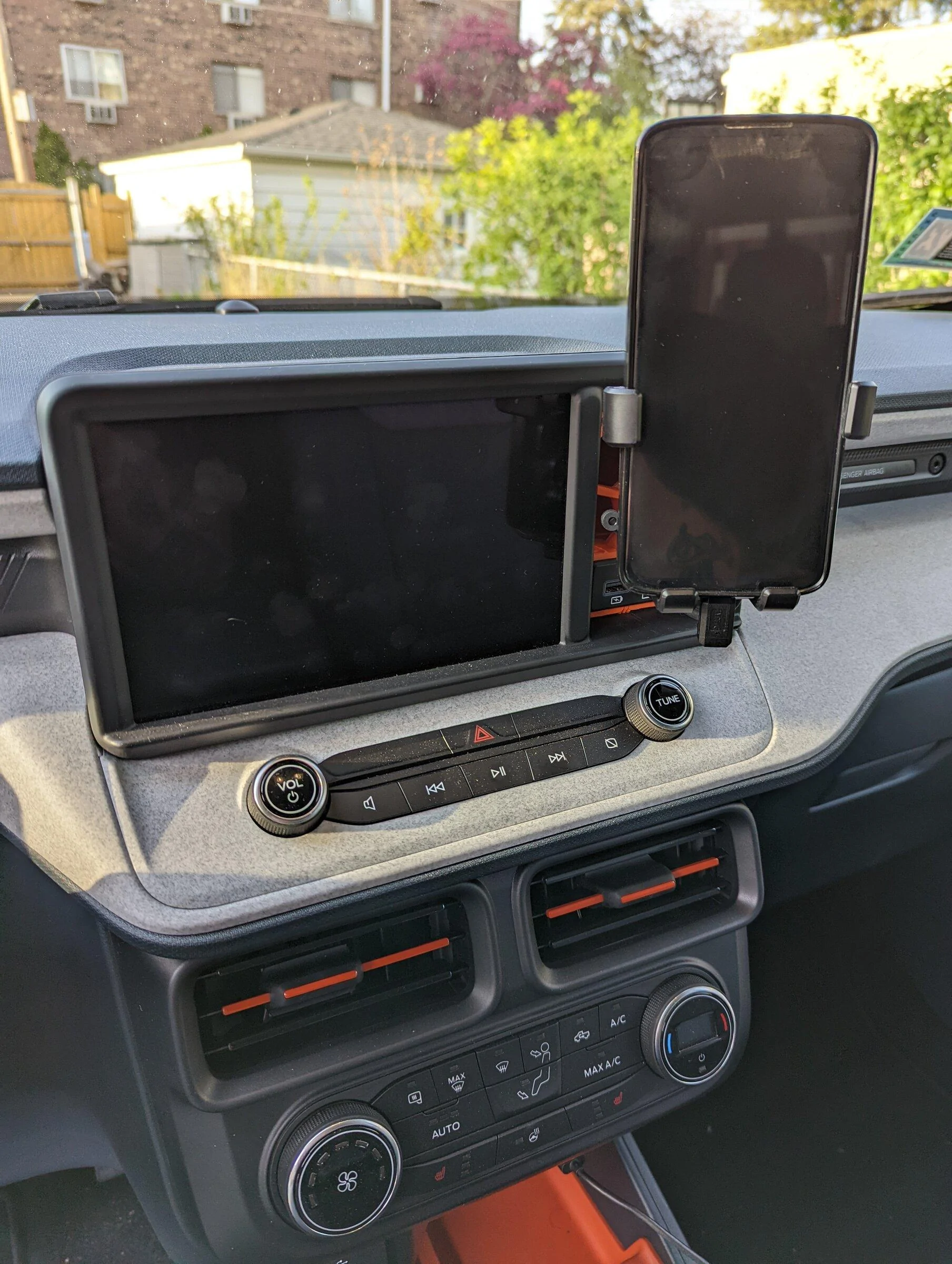 Ford Maverick That awkward cubbie next to the infotainment screen PXL_20220509_232901748