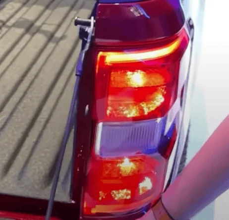 Ford Maverick Lariat Tail Lights vs. XL / XLT difference 1630015986614
