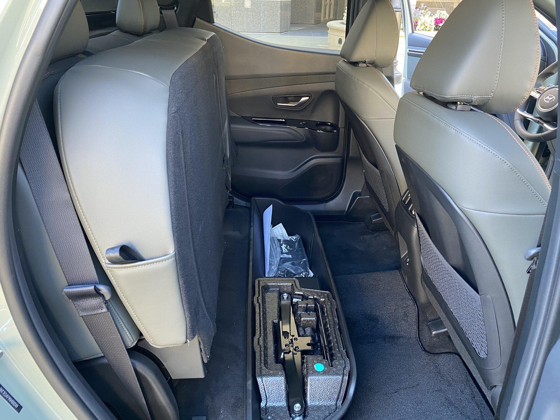 Ford Maverick Back seat folding design 2022-hyundai-santa-cruz_100801906_h
