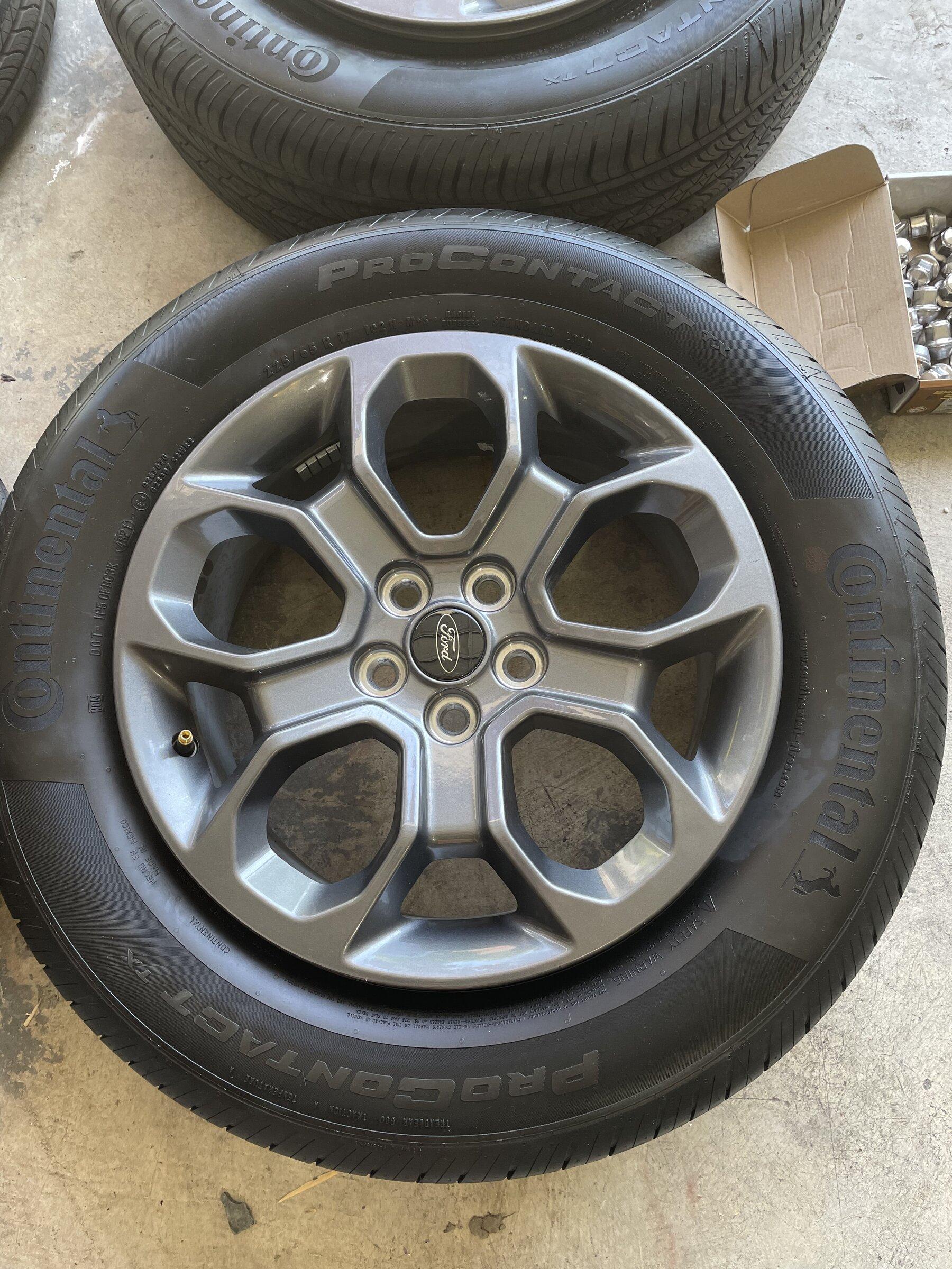 Ford Maverick Selling my Stock XLT Tires & Rims ! 755F15EA-49E8-4F52-863E-4001E2775E6E