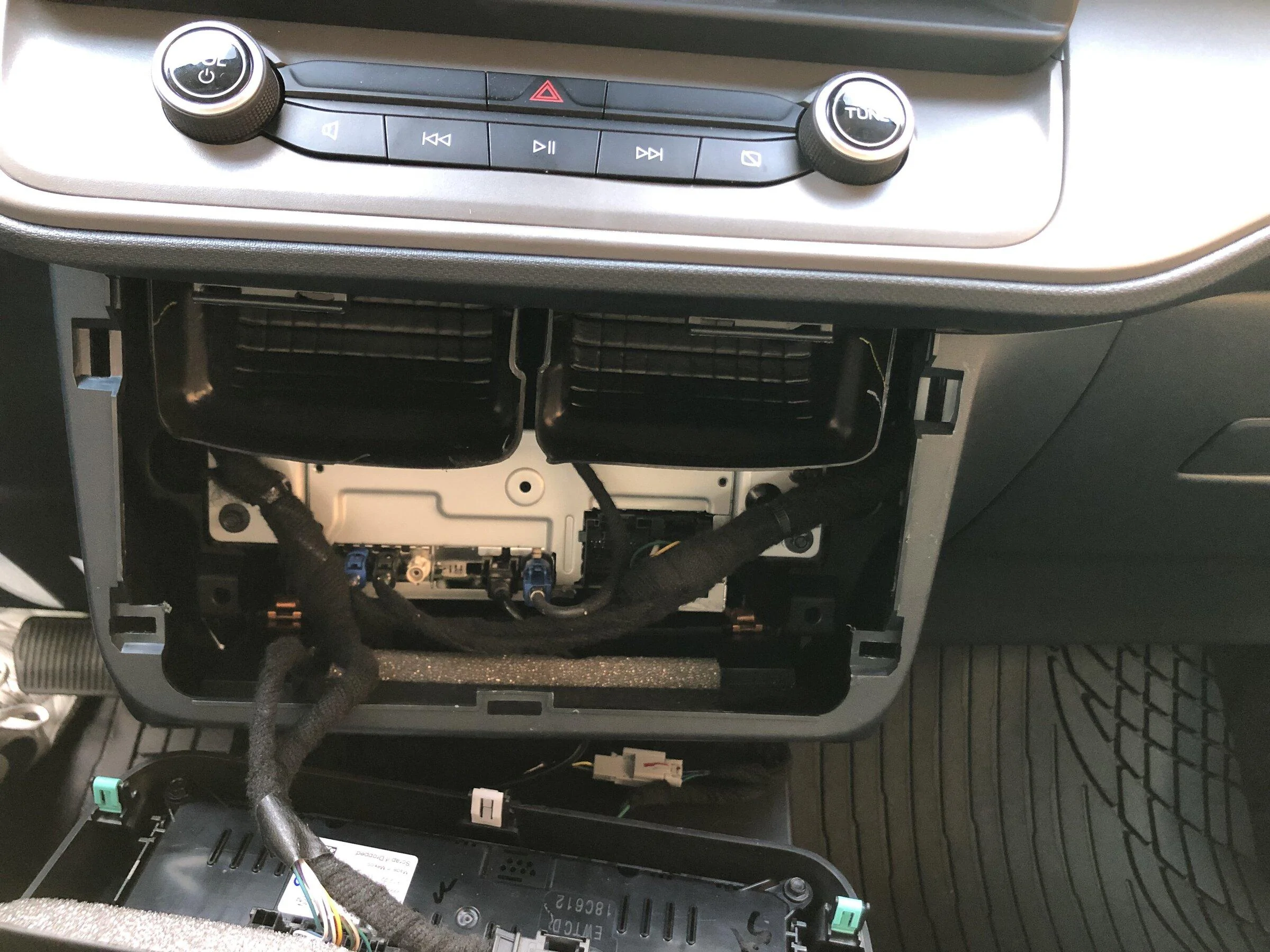 Ford Maverick USB infotainment oops IMG_1267