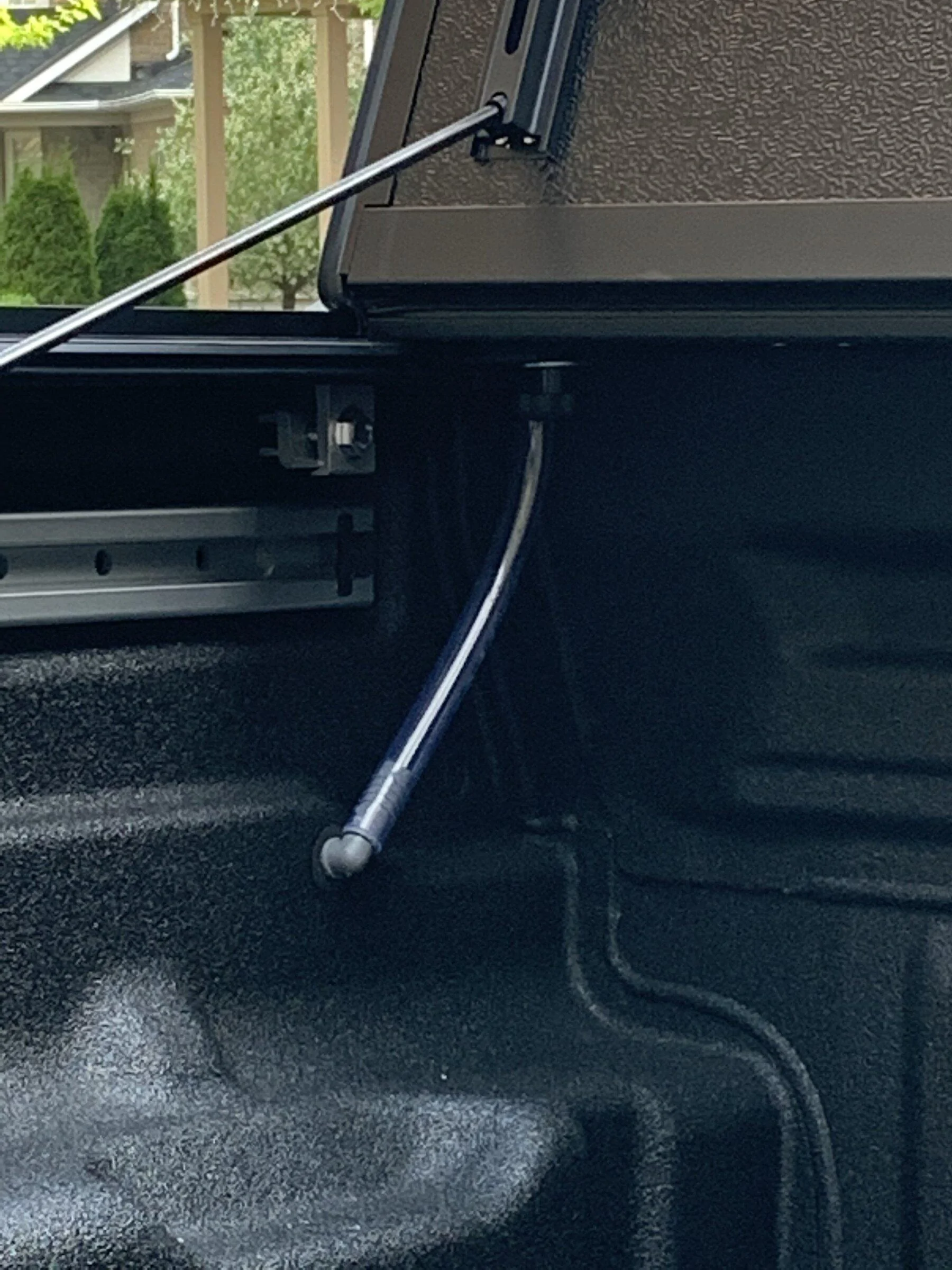 Ford Maverick Hard Folding Tonneau Cover 7EF08658-246F-4A09-8515-C063AB48DB91
