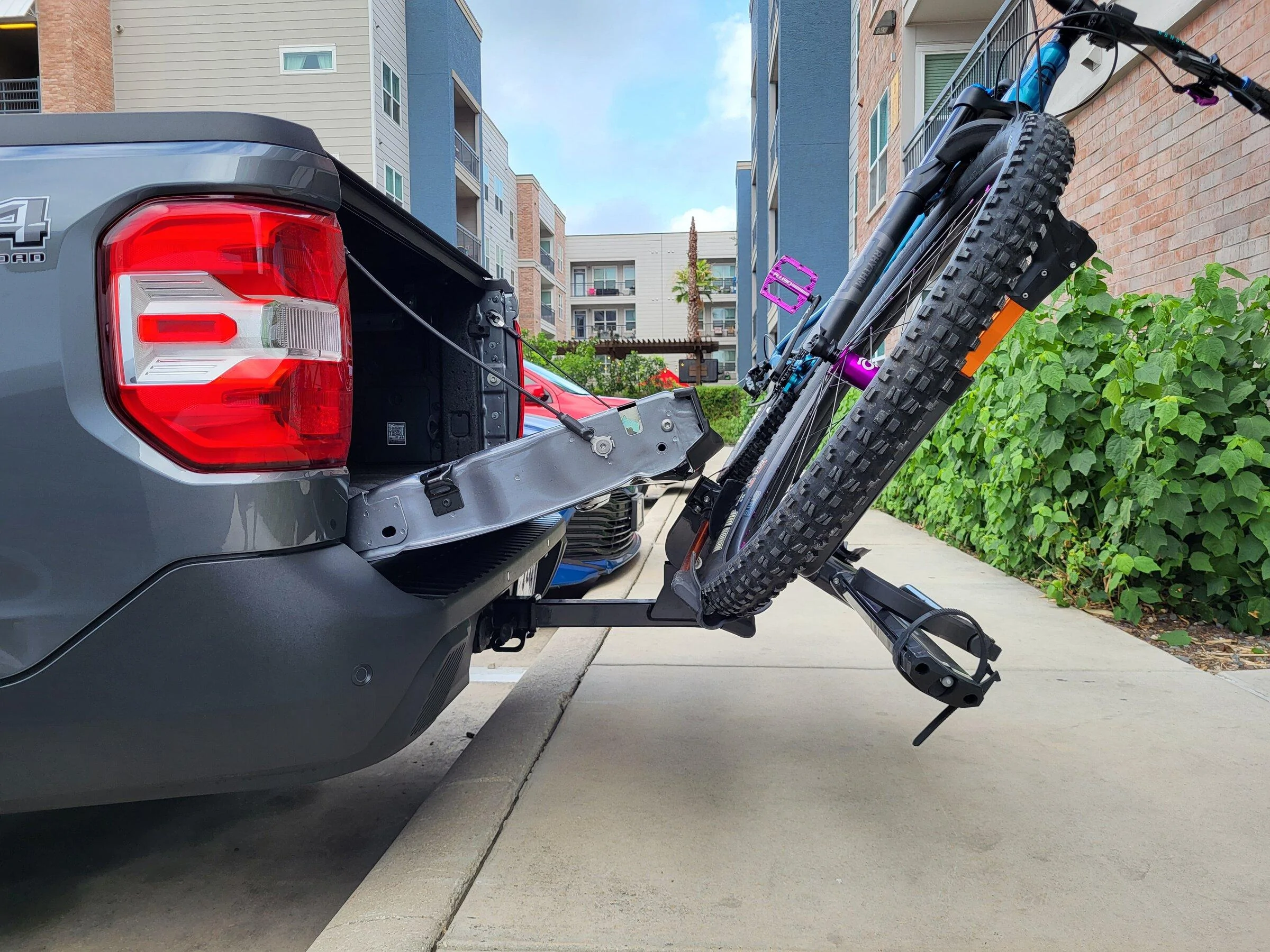 Ford Maverick Kuat NV 2.0 bike rack test 20220531_085156