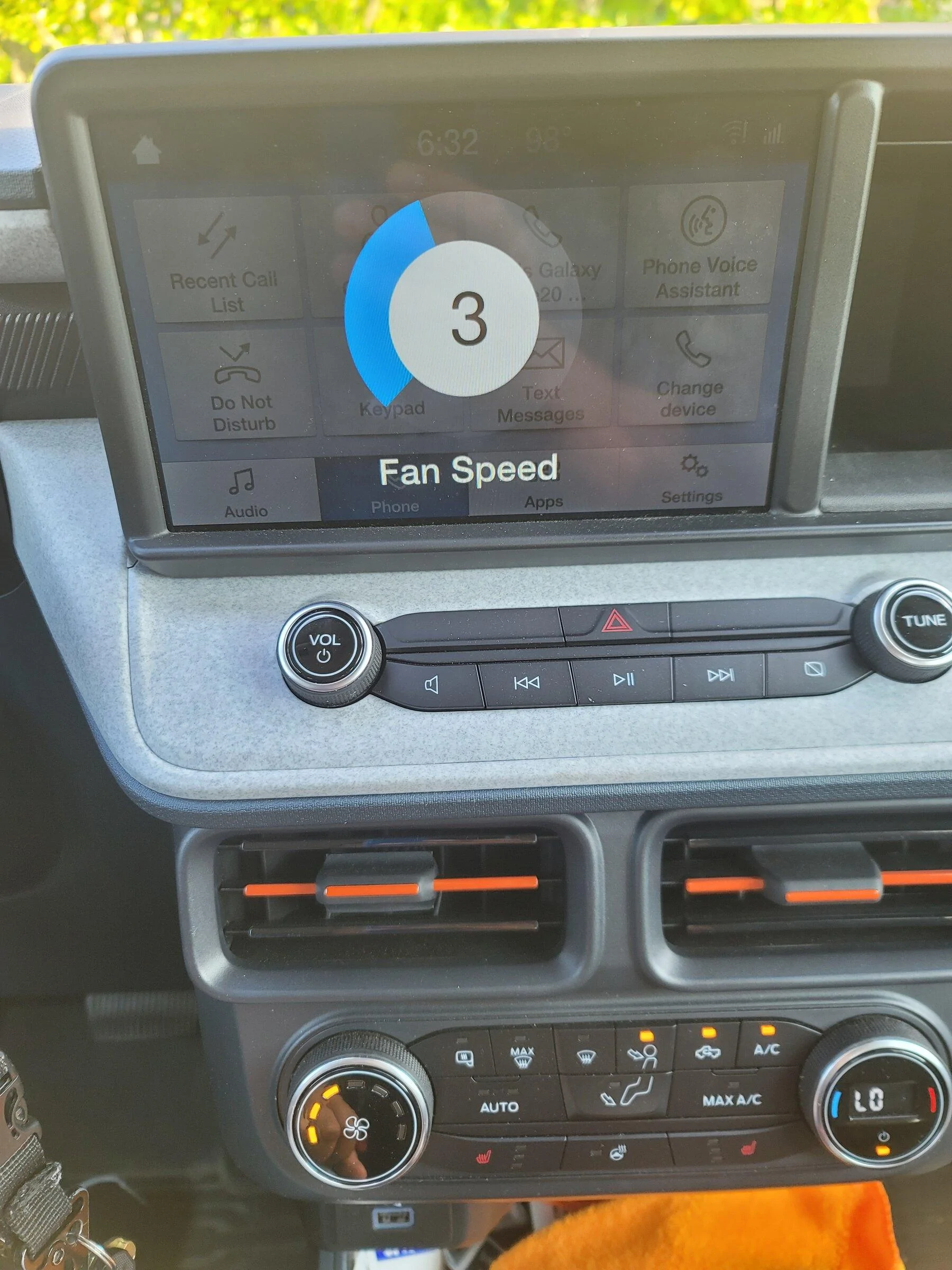 Ford Maverick Hvac fan randomly changes speed 20220531_183212