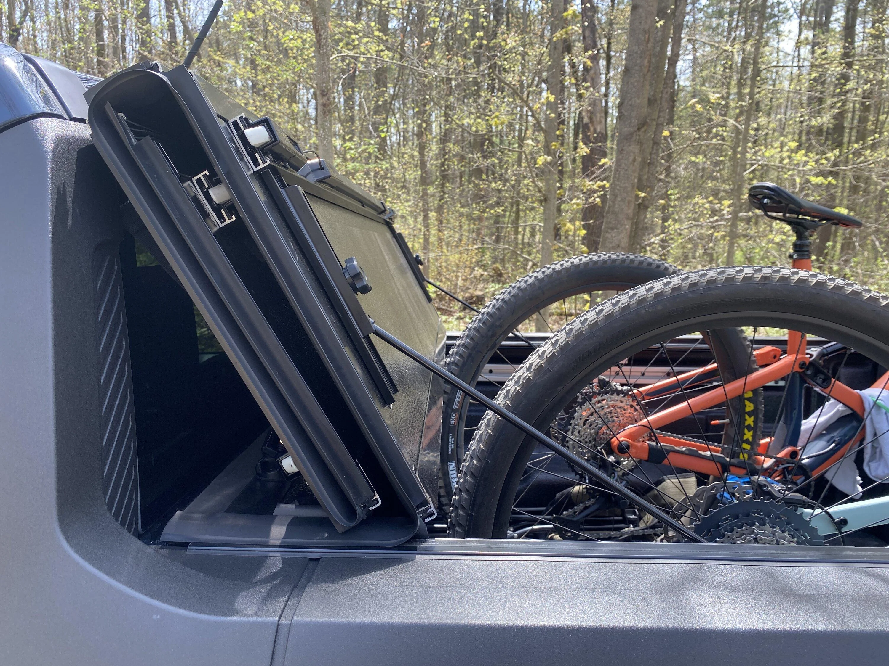 Ford Maverick Mountain bikes in bed with hard tri fold tonneau cover and tailgate pad 59EC8684-670B-4E88-B99C-85C8D3A8D151