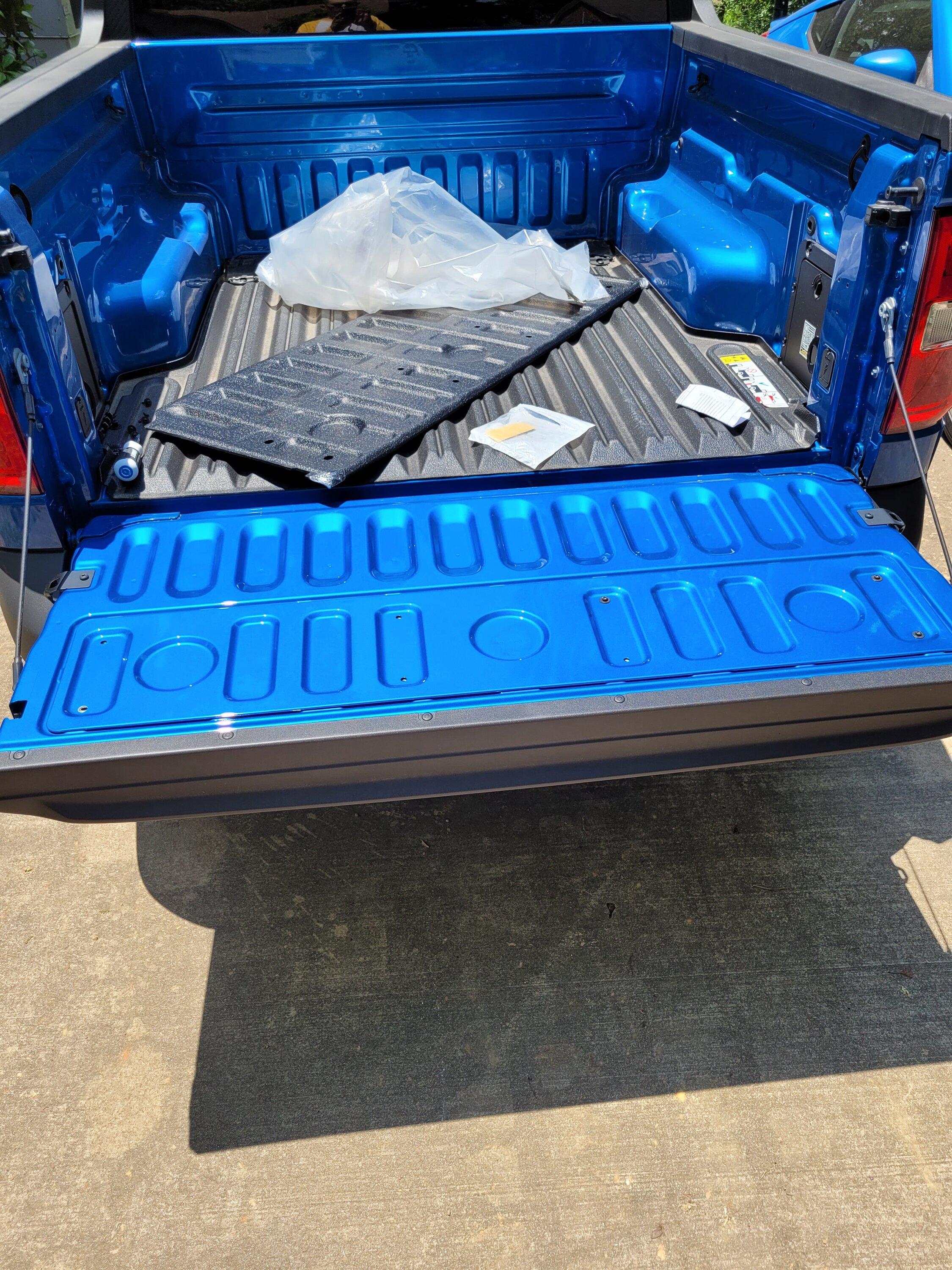 Ford Maverick Larry's Mav 2022 tailgate mat install 20220625_134806
