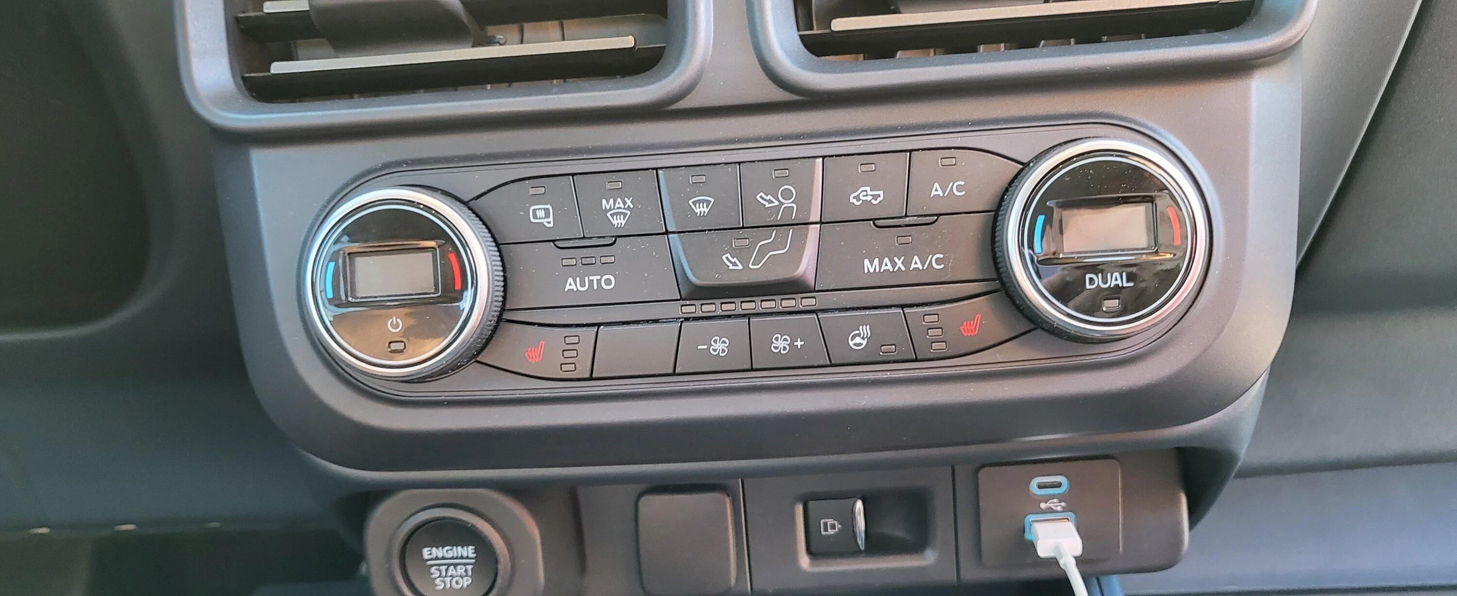Ford Maverick Different Temperature Dials Between My Mavericks 20220627_180456