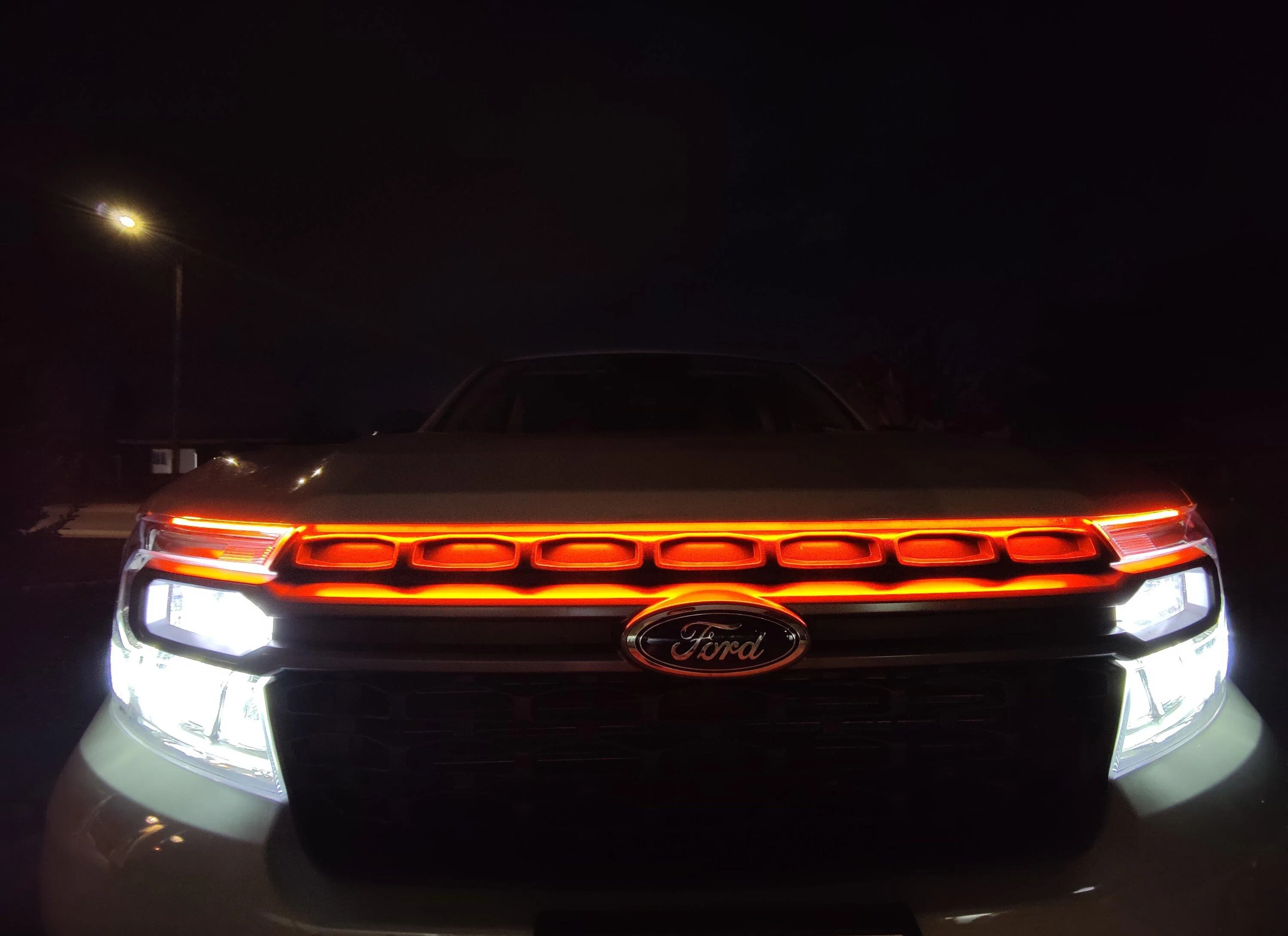 Ford Maverick Maverick grill LED amber accent down lights IMG20220626205946