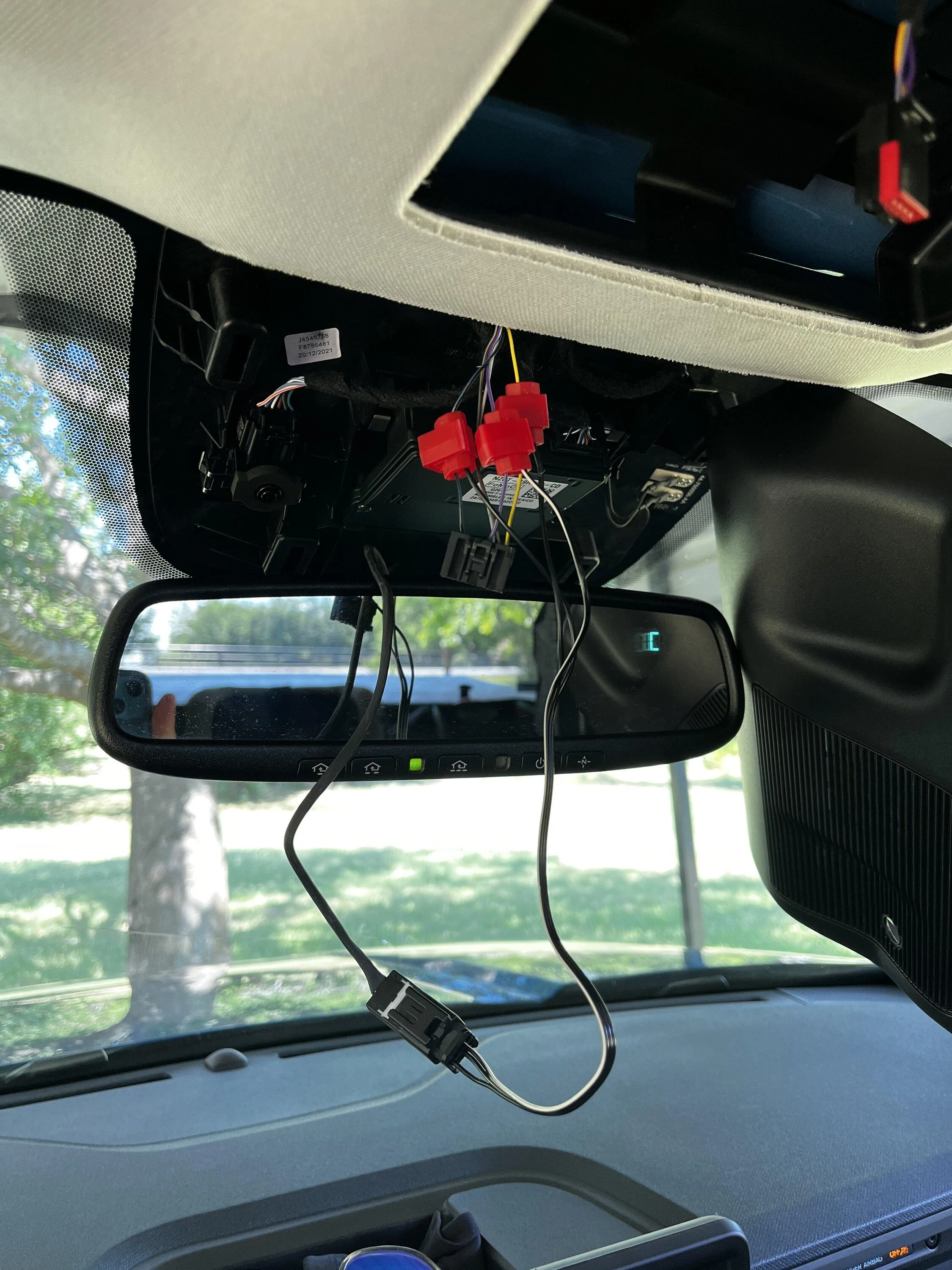 Ford Maverick Cheap auto-dimming, homelink mirror 7D1C88B9-DE29-4A1D-84D5-6D82DFFE1797