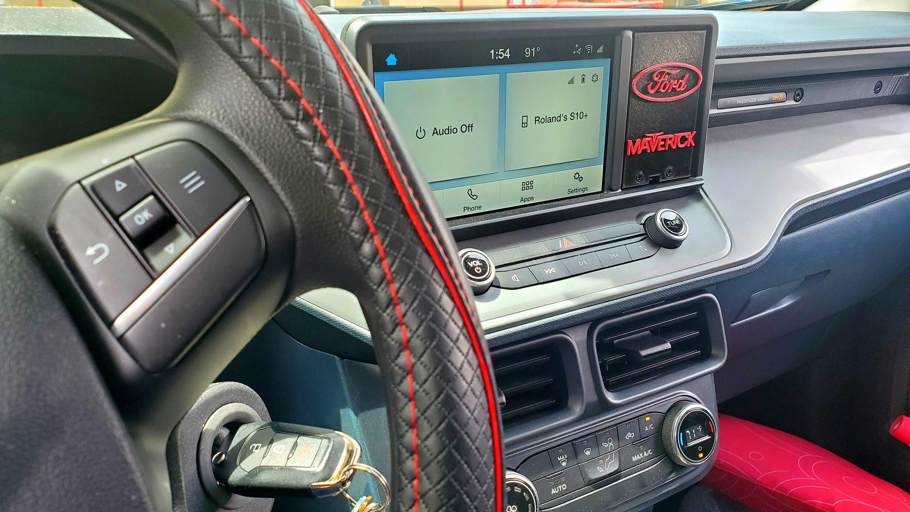 Ford Maverick NEW CONSOLE ARMREST COVER WITH MATCHING COLOR STITCHES 20220607_135425