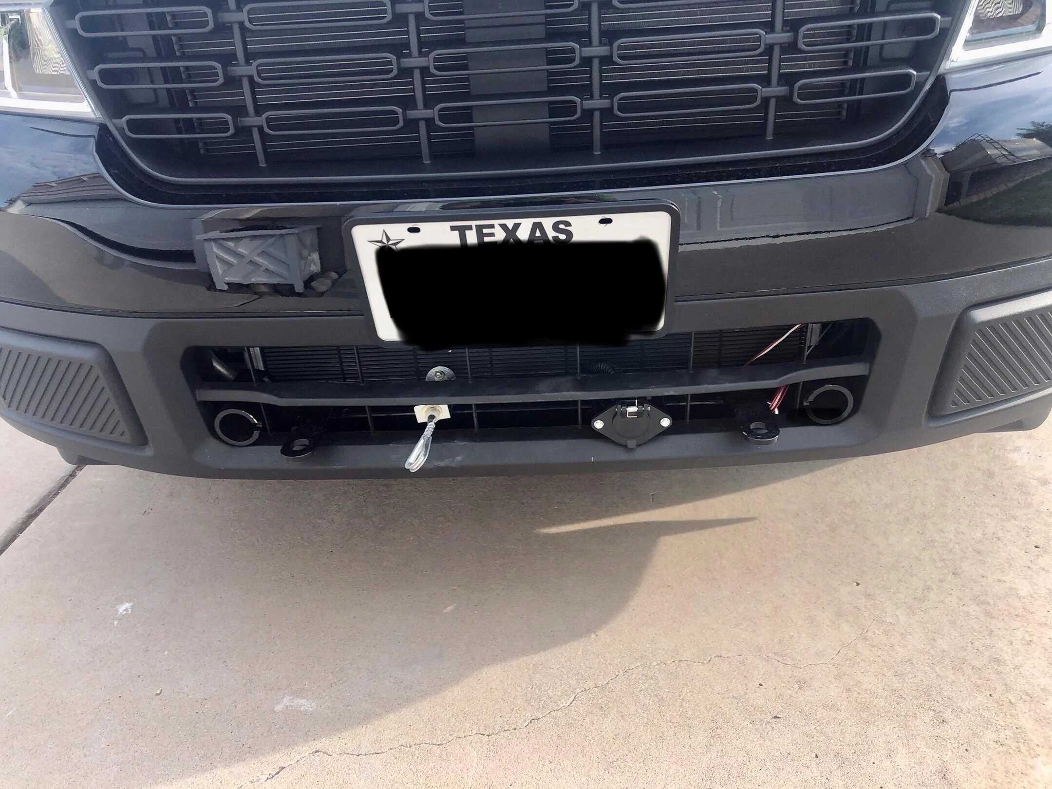Ford Maverick Installed Gator soft tri fold cover Maverick tow setu