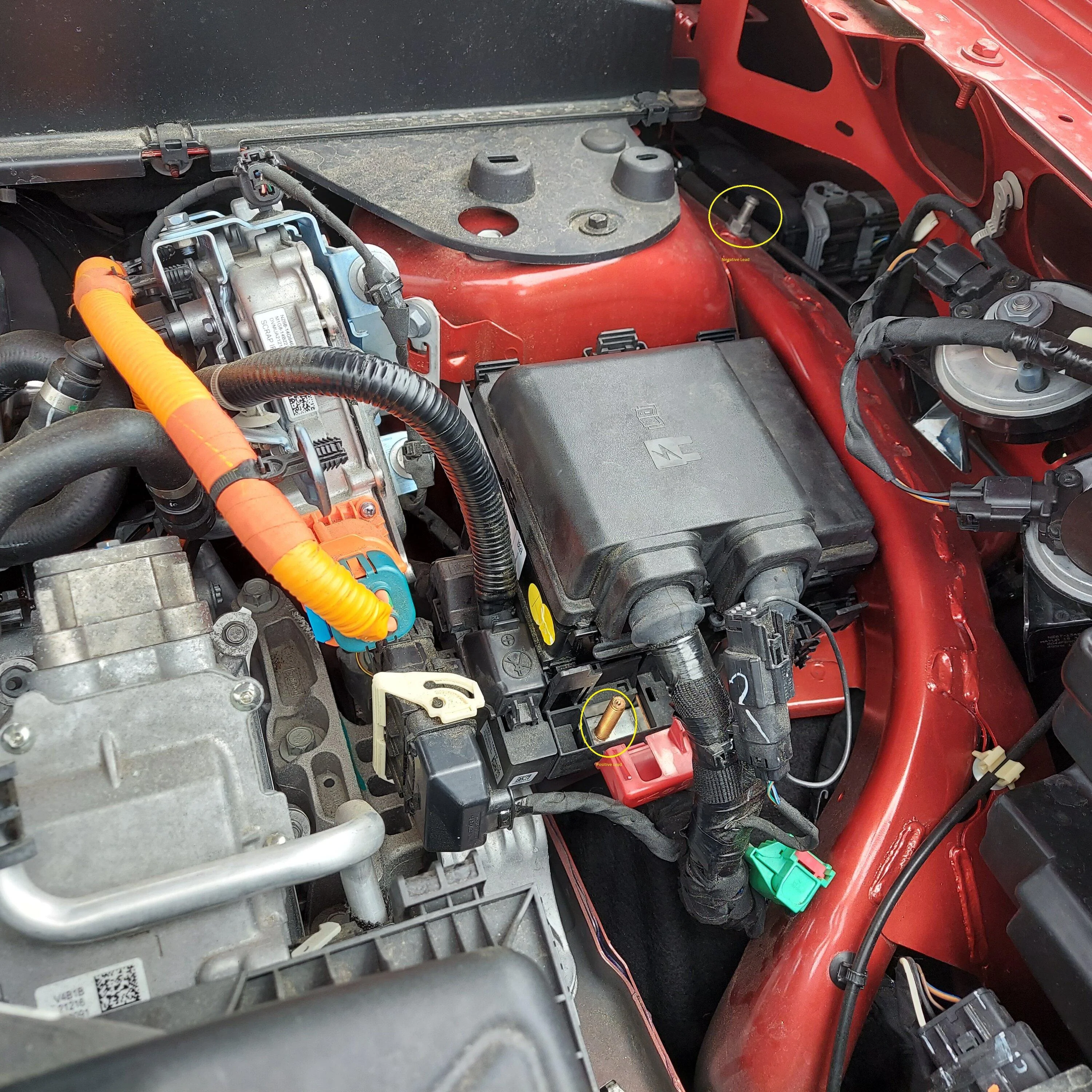 Ford Maverick Hybrid battery went dead jumplocationsunderhood