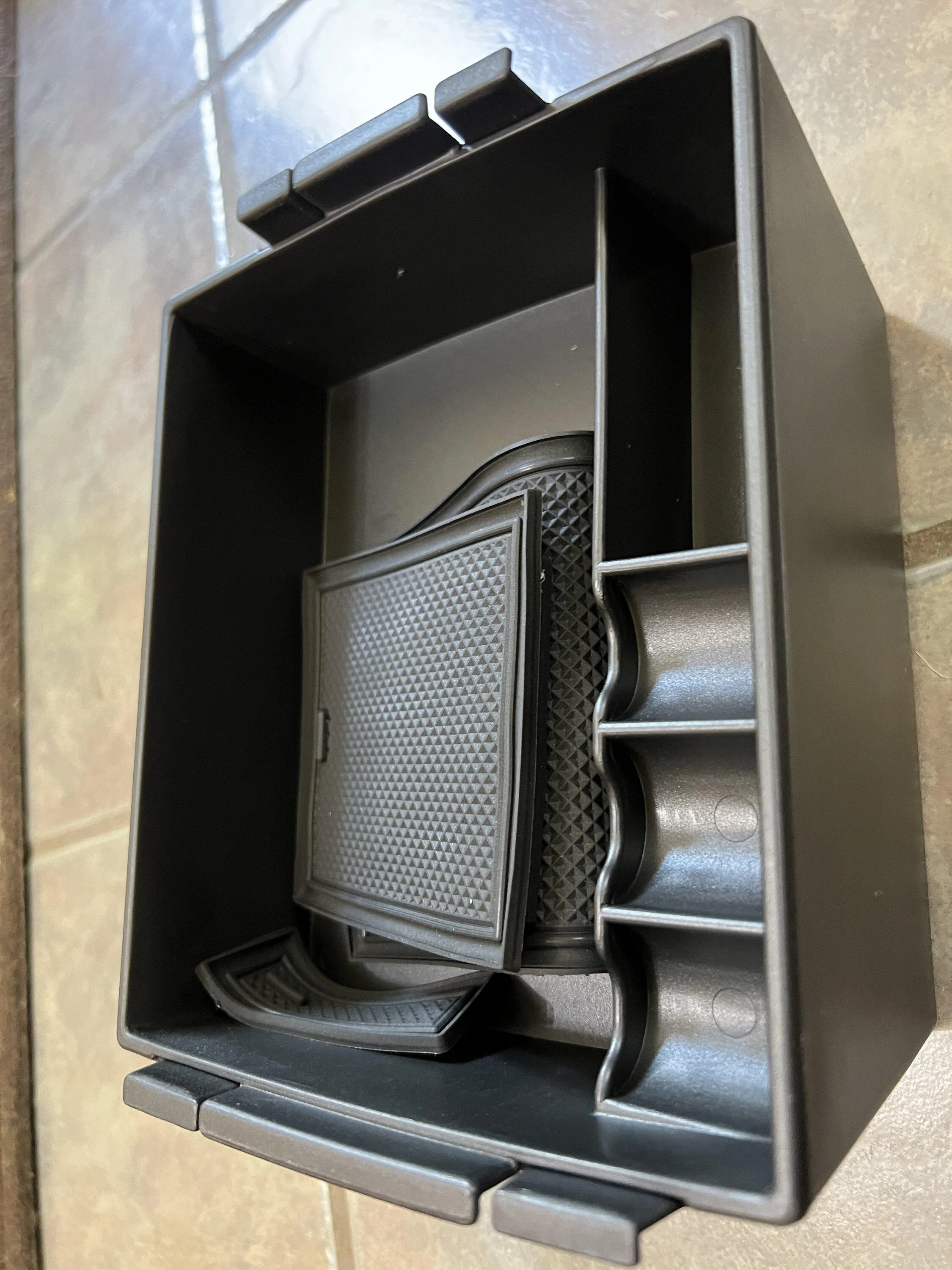 Ford Maverick Center console organizer 90917608-CA0C-4A4C-ACEB-D2DD69D92884