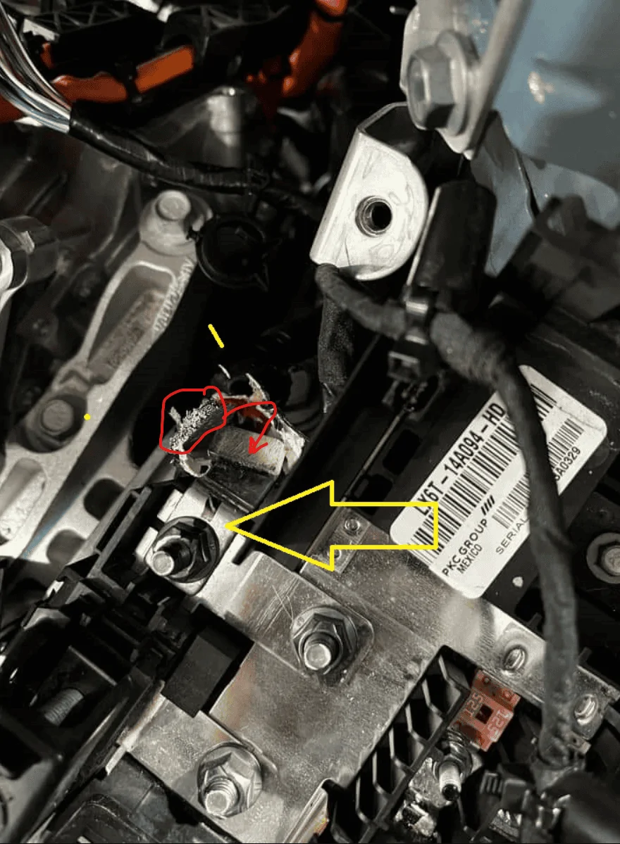 Ford Maverick Battery cable/wiring harness fault 1658271827730