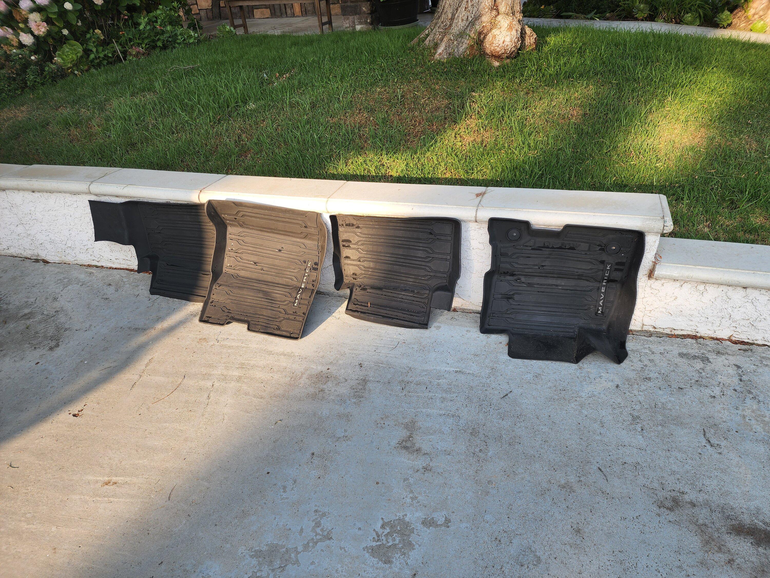 Ford Maverick Hybrid OEM all weather mats 20220723_182547