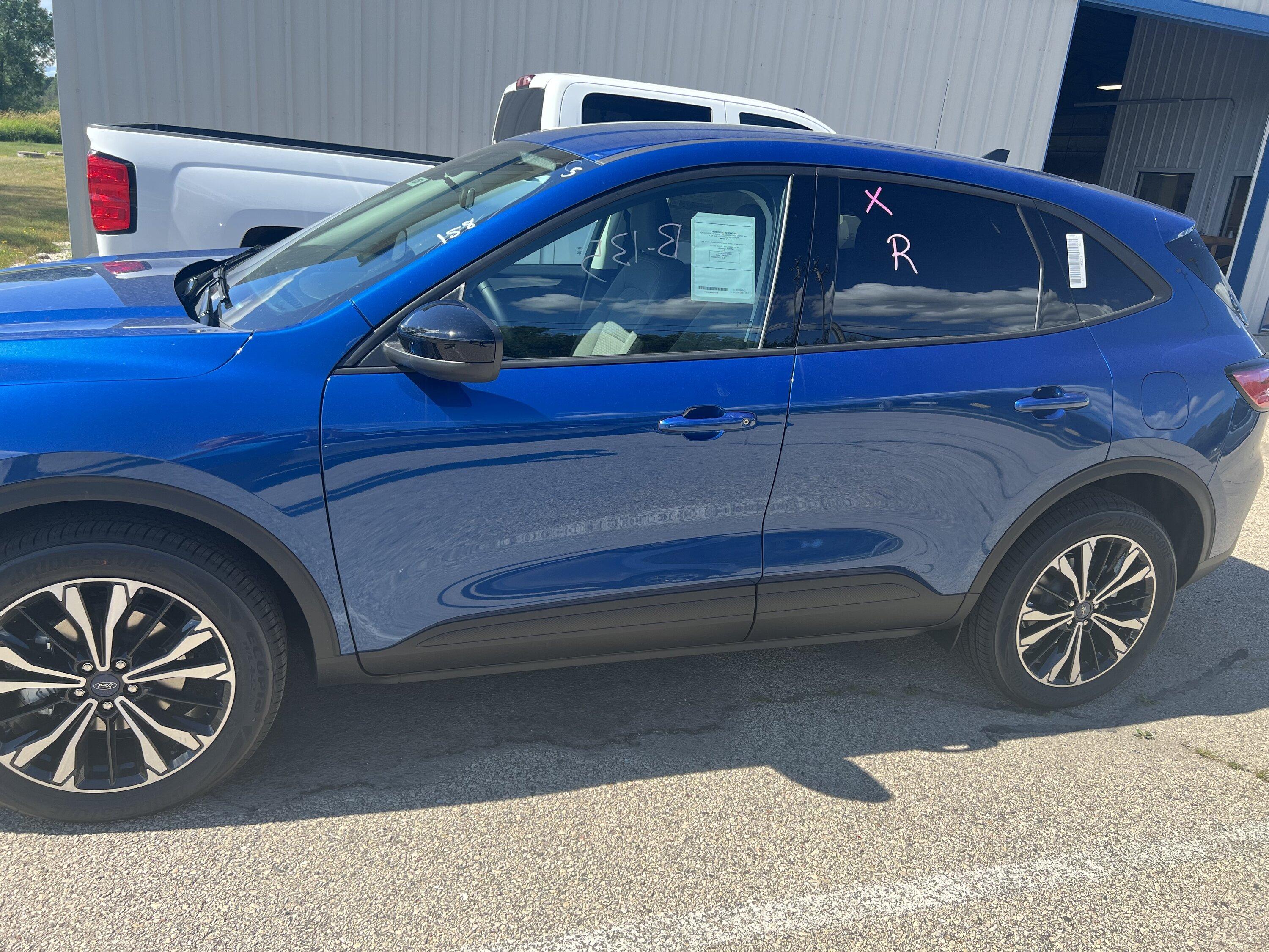 Ford Maverick 2023 Maverick New Colors: Atlas Blue, Avalanche Gray 037FC9FE-6E0D-487E-B097-C84785C63737