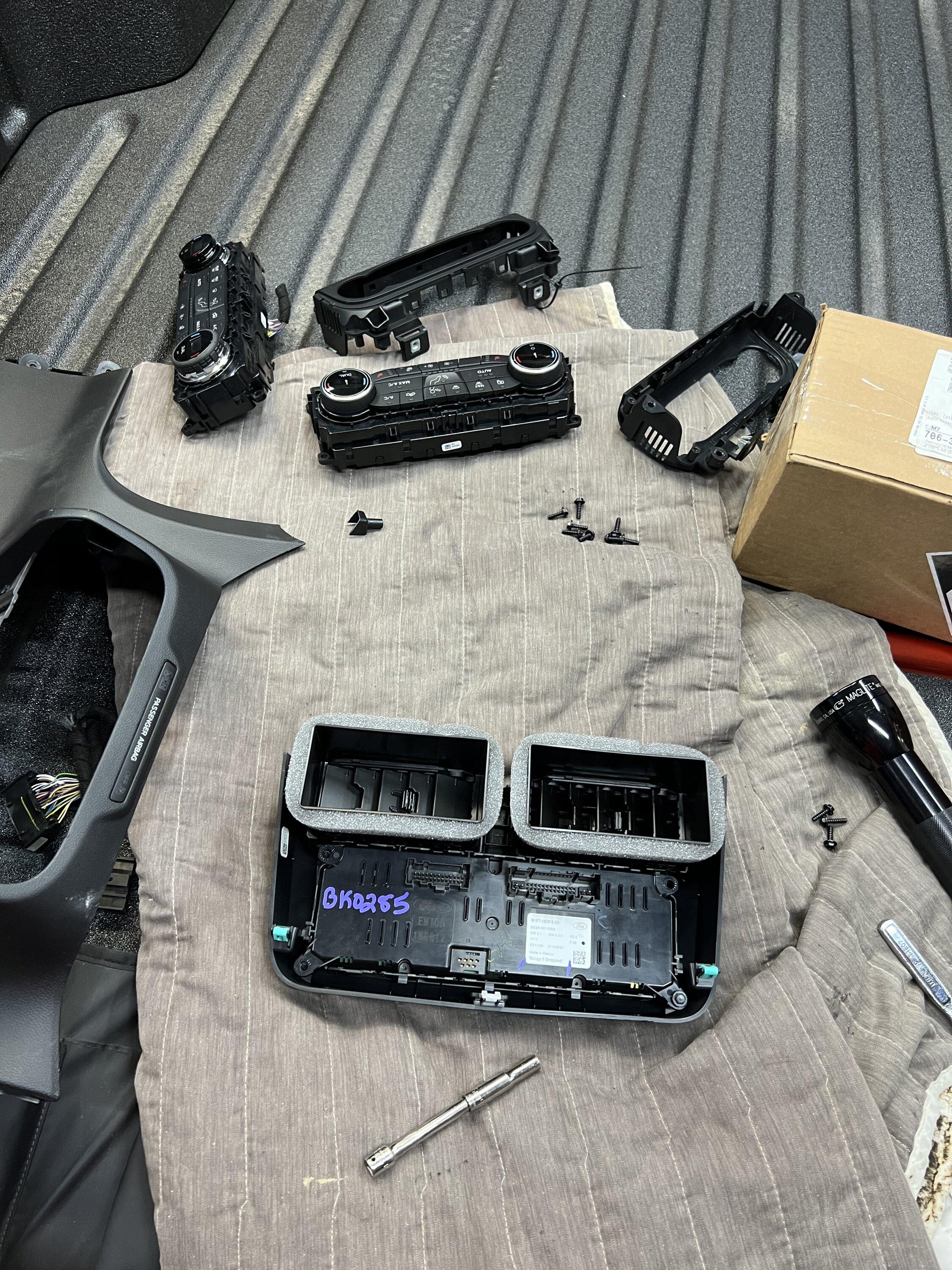 Ford Maverick Confirmed: No Temperature Readouts on Dial for MY23 or any MY22 not already built 684748C3-9B63-4F1D-94BC-4DEE1D969040