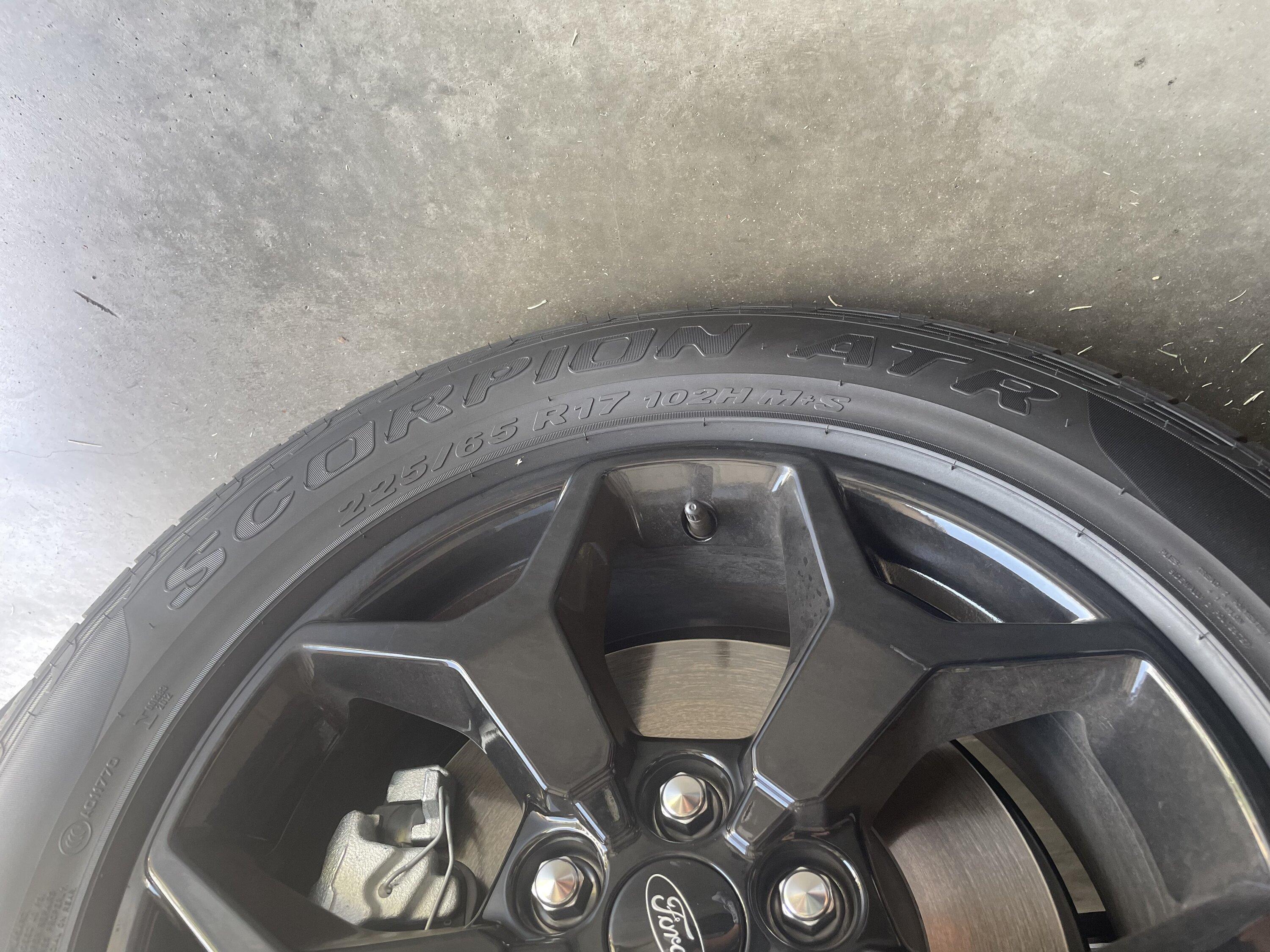 Ford Maverick Original Factory Pirelli Scorpion ATR 225/65/R17 859AA2CC-2EED-4B93-9A16-EC60AF9386B9
