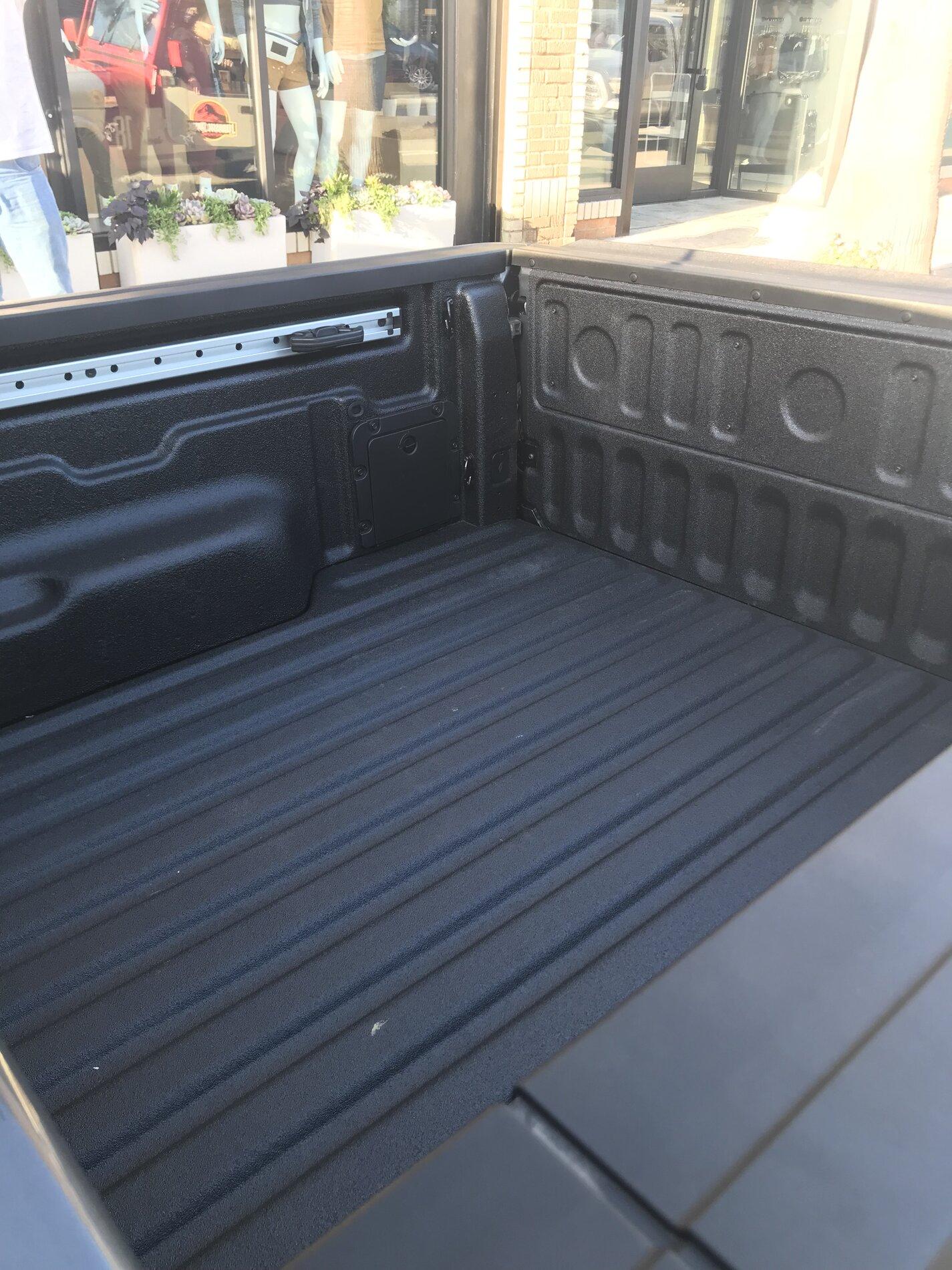 Ford Maverick Pics: Carbonized Gray Maverick XLT at Blue Bottle Coffee Ford Get-Together in Venice, CA BF113289-CA5C-490B-A53D-189078FD5096