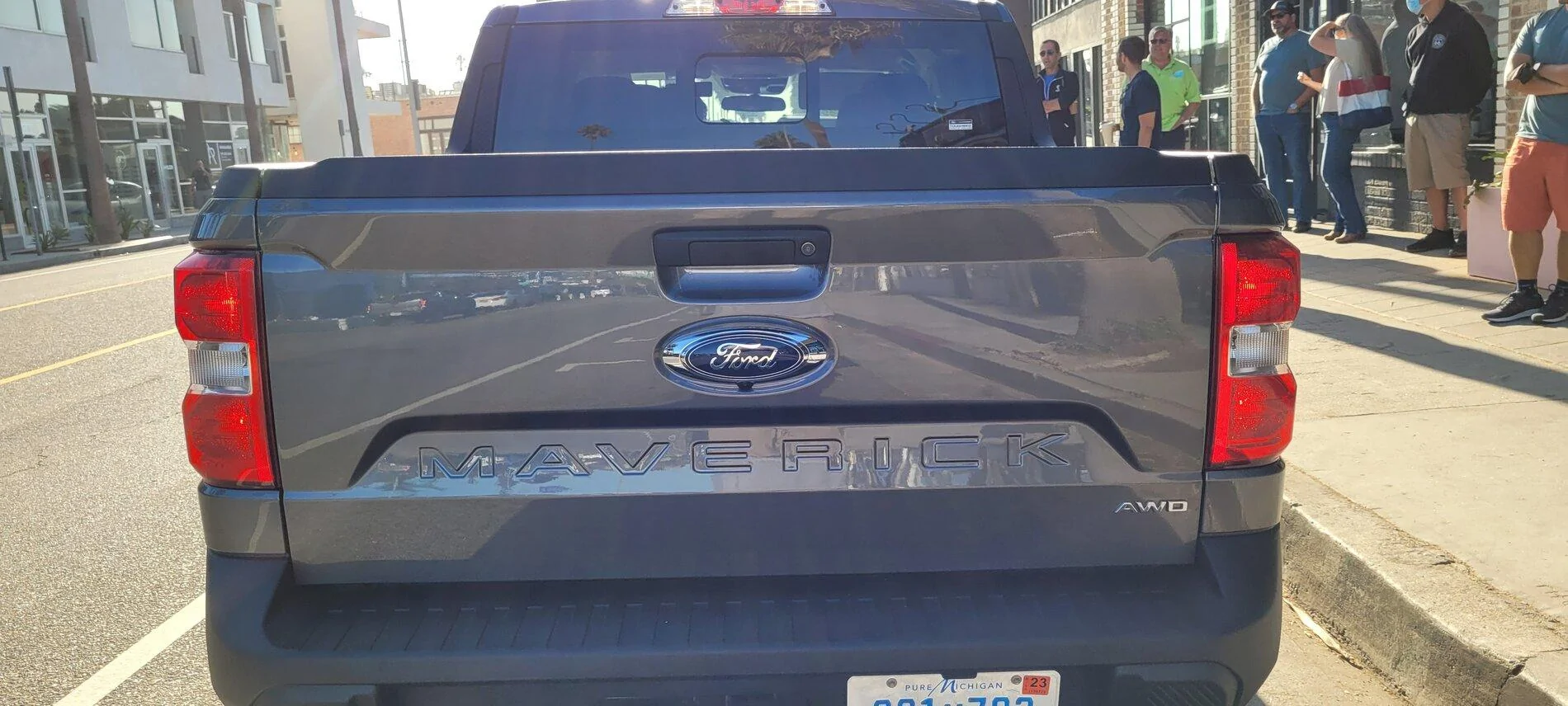 Ford Maverick Pics: Carbonized Gray Maverick XLT at Blue Bottle Coffee Ford Get-Together in Venice, CA _20210912140629