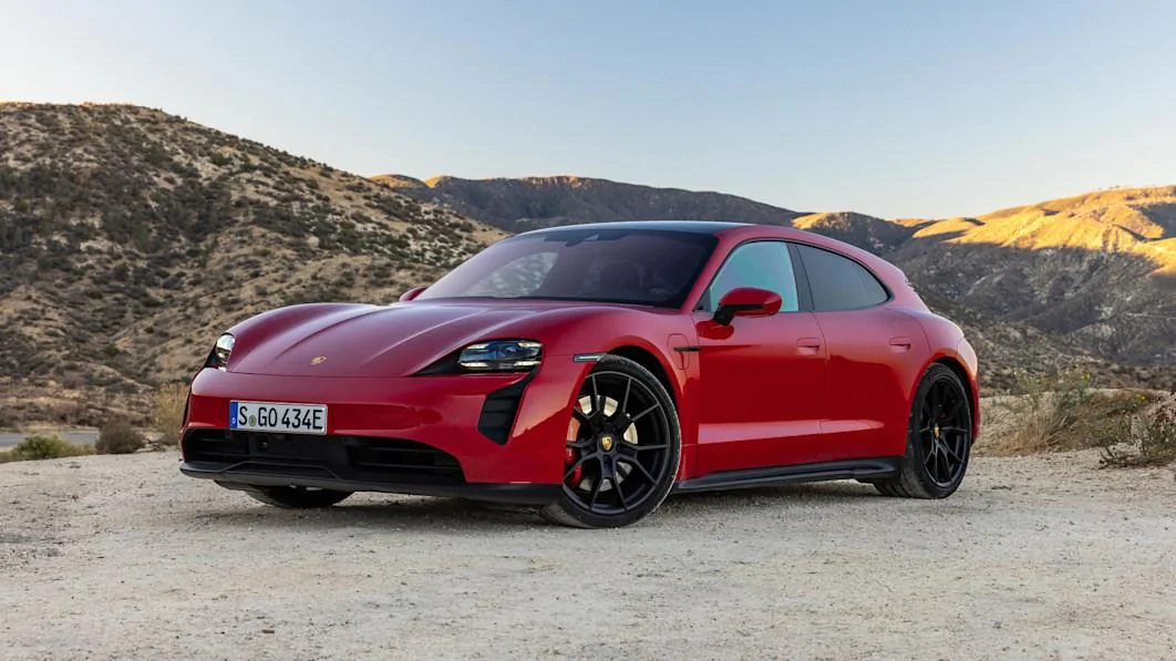 Ford Maverick Id rather have a PHEV Maverick -GTS-Sport-Turismo-front-three-quarter-Porsche-pic