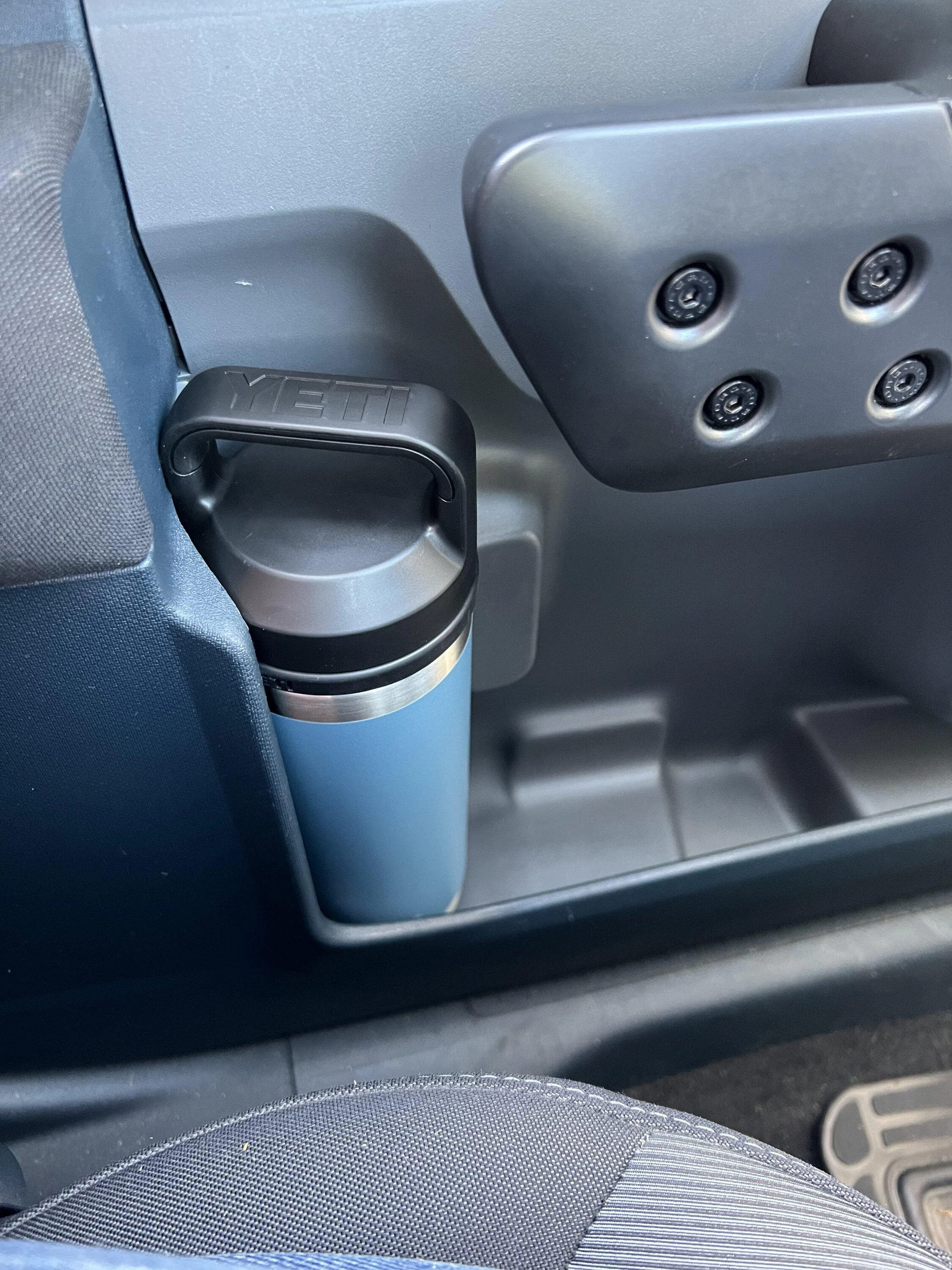 Ford Maverick Front door cupholders LOL - 18oz Yeti Rambler doesn't fit in front doors but does in backseat doors 33832185-BBD0-45D8-A135-F6C55CB44EF3